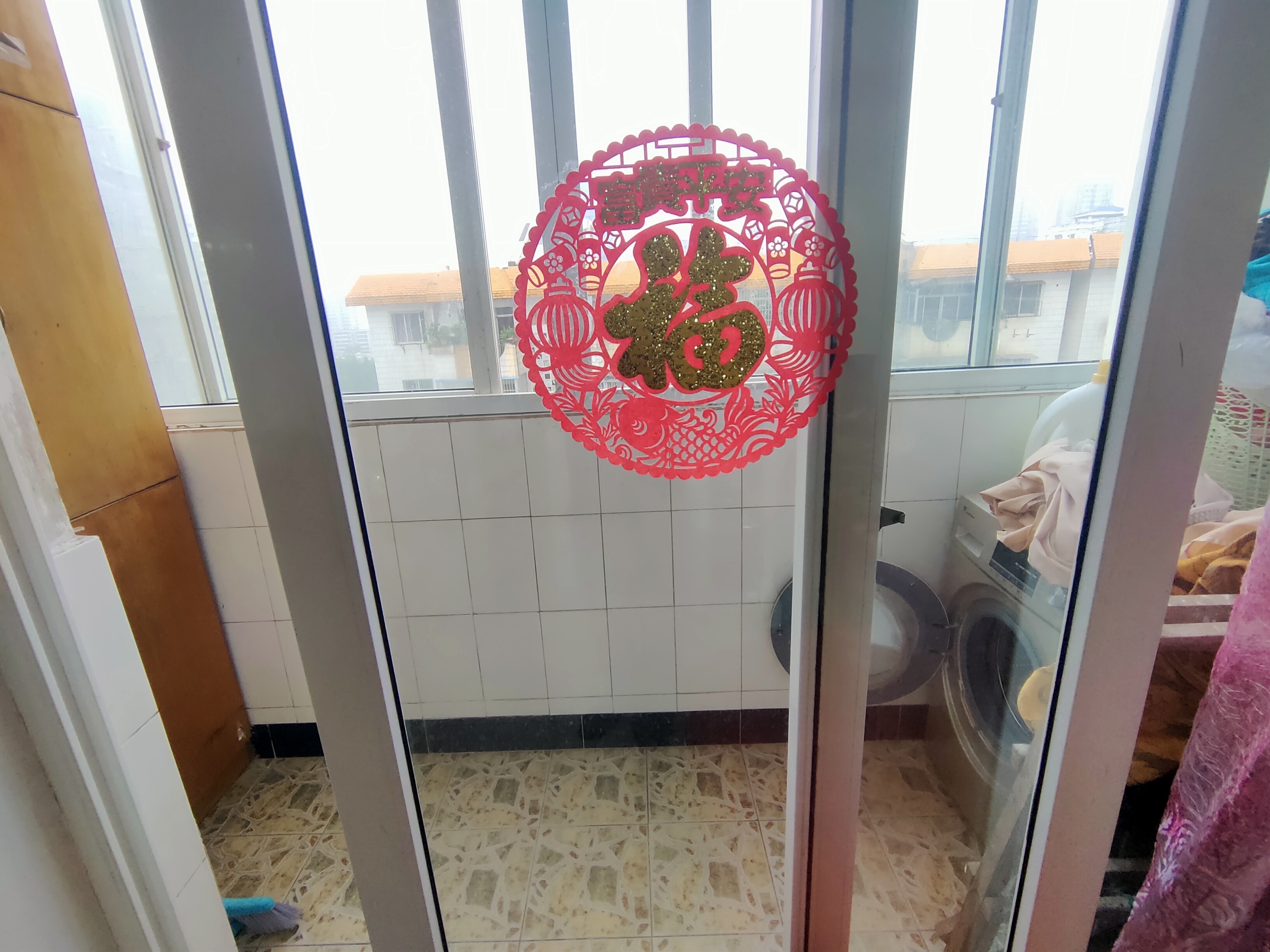 金海大厦(海秀西路) 2室2厅1卫 98.0万 金海大厦(海秀西路) 2室2厅1卫 98.0万客厅