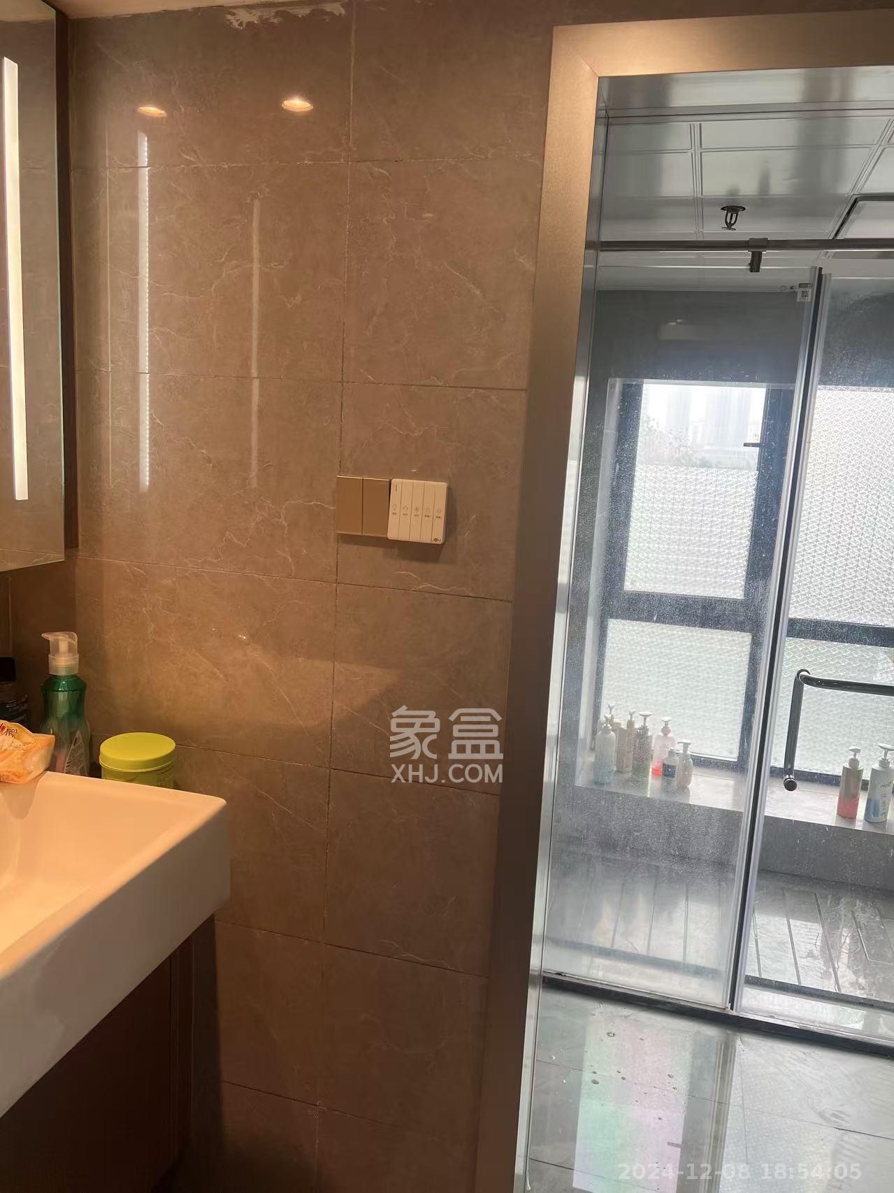 梦想新天地  3室1厅1卫   2400.00元/月室内图