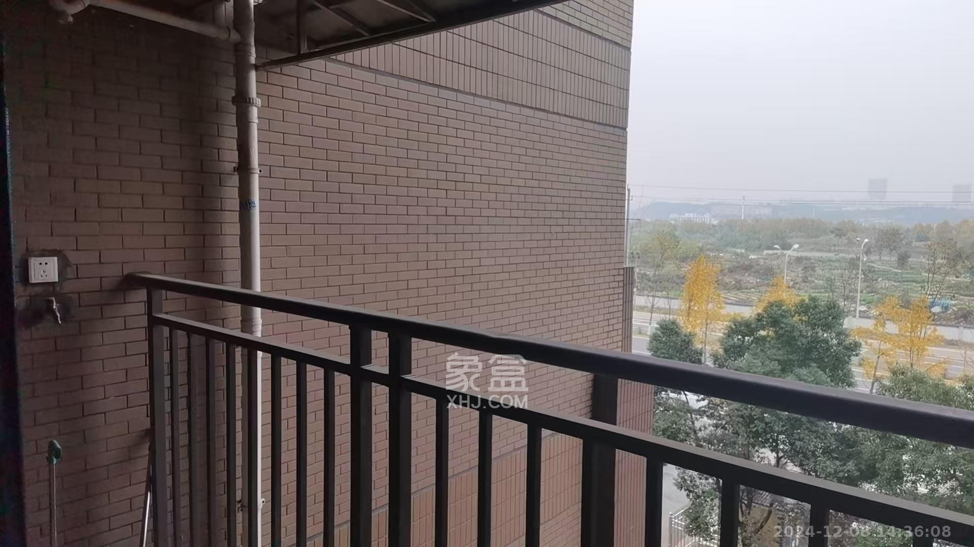 东宜兰园 3室2厅2卫 2400.0元/月 东宜兰园 3室2厅2卫 2400.0元/月室内图