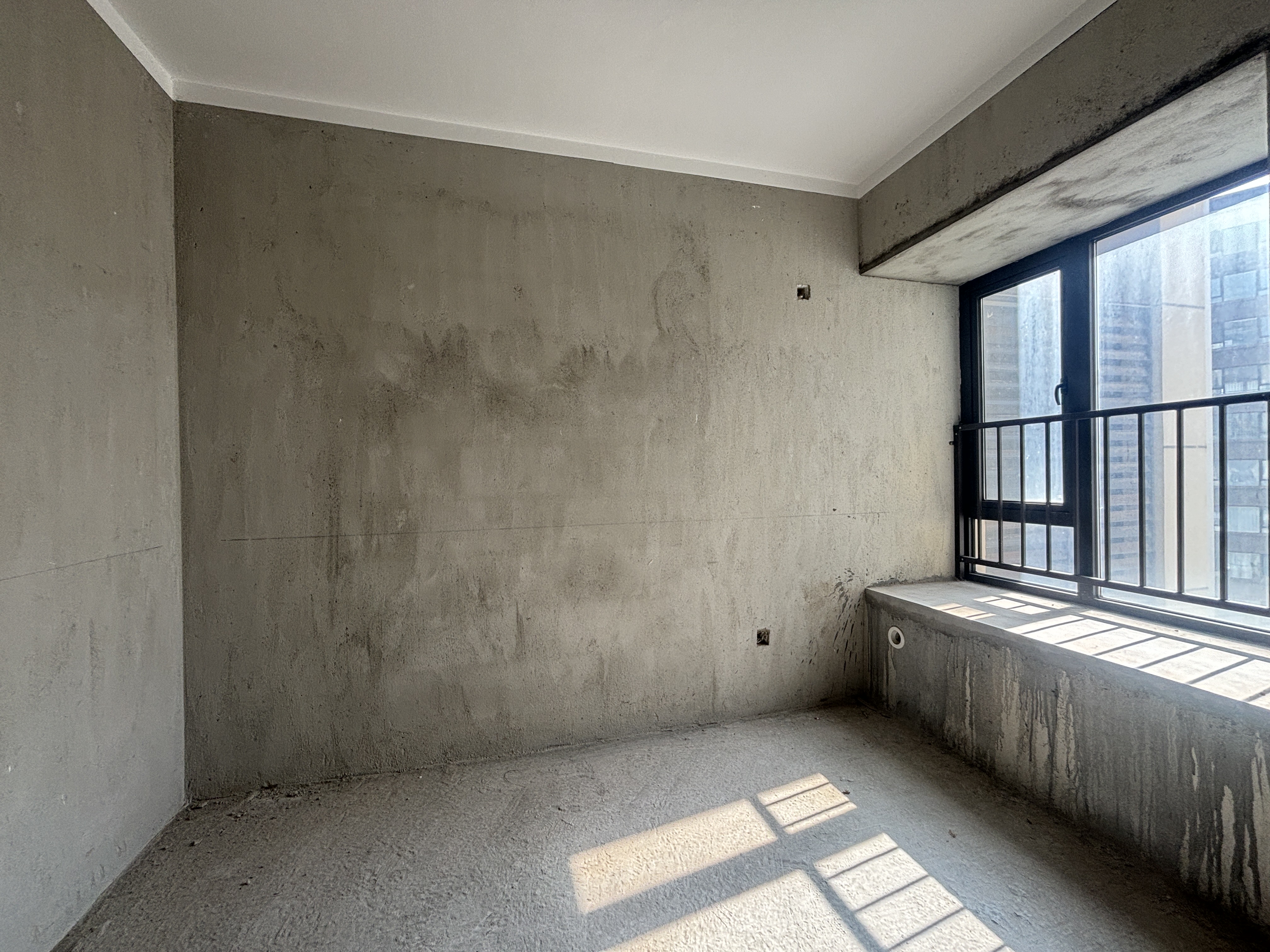 绿地城逸园  3室2厅2卫    112.0万 绿地城逸园  3室2厅2卫    112.0万客厅