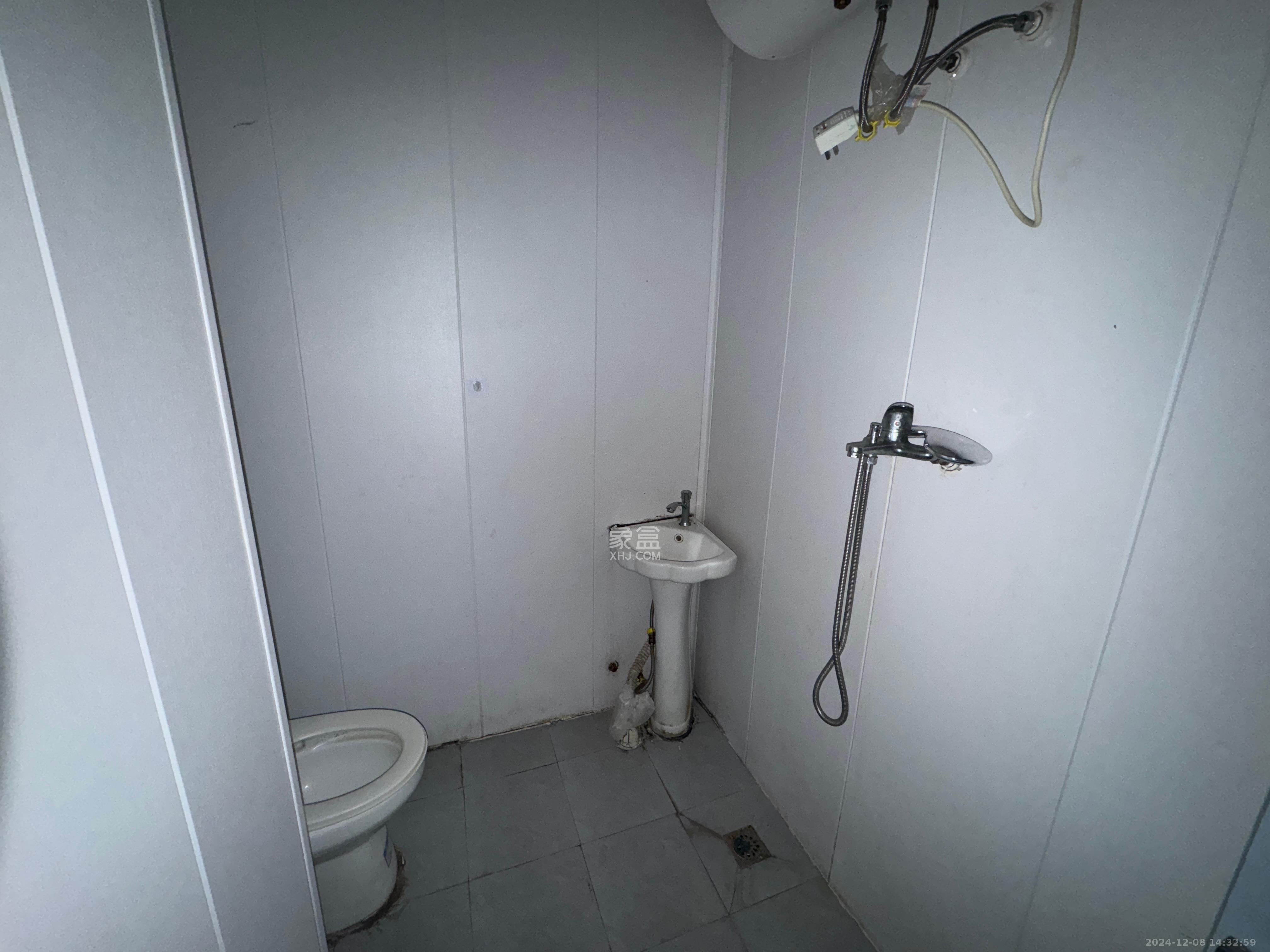 浏阳河畔家园 1室1厅1卫 850.0元/月 浏阳河畔家园 1室1厅1卫 850.0元/月室内图