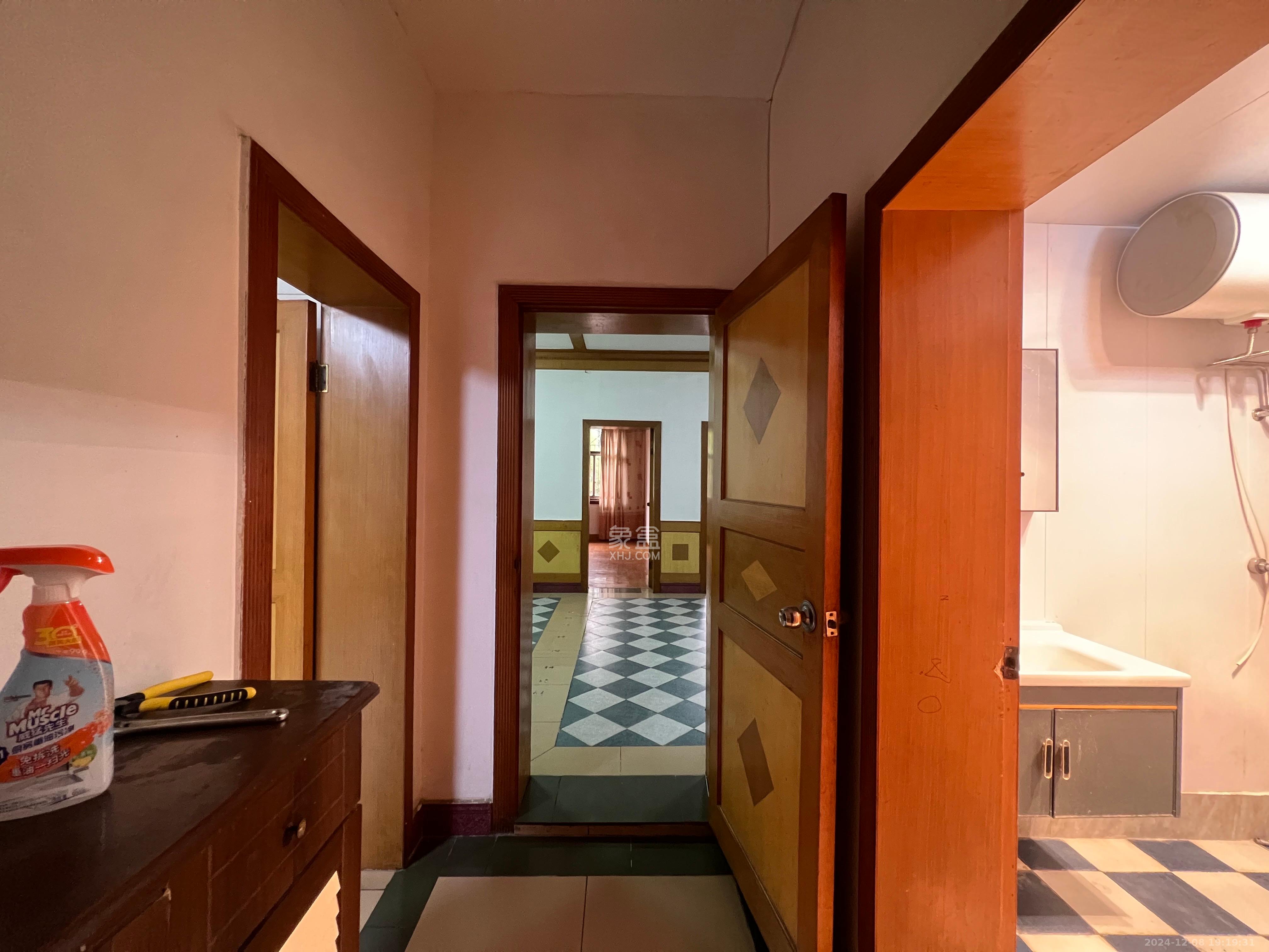 汽车西站商贸城(河西望城坡) 2室2厅1卫 2000.0元/月 汽车西站商贸城(河西望城坡) 2室2厅1卫 2000.0元/月室内图