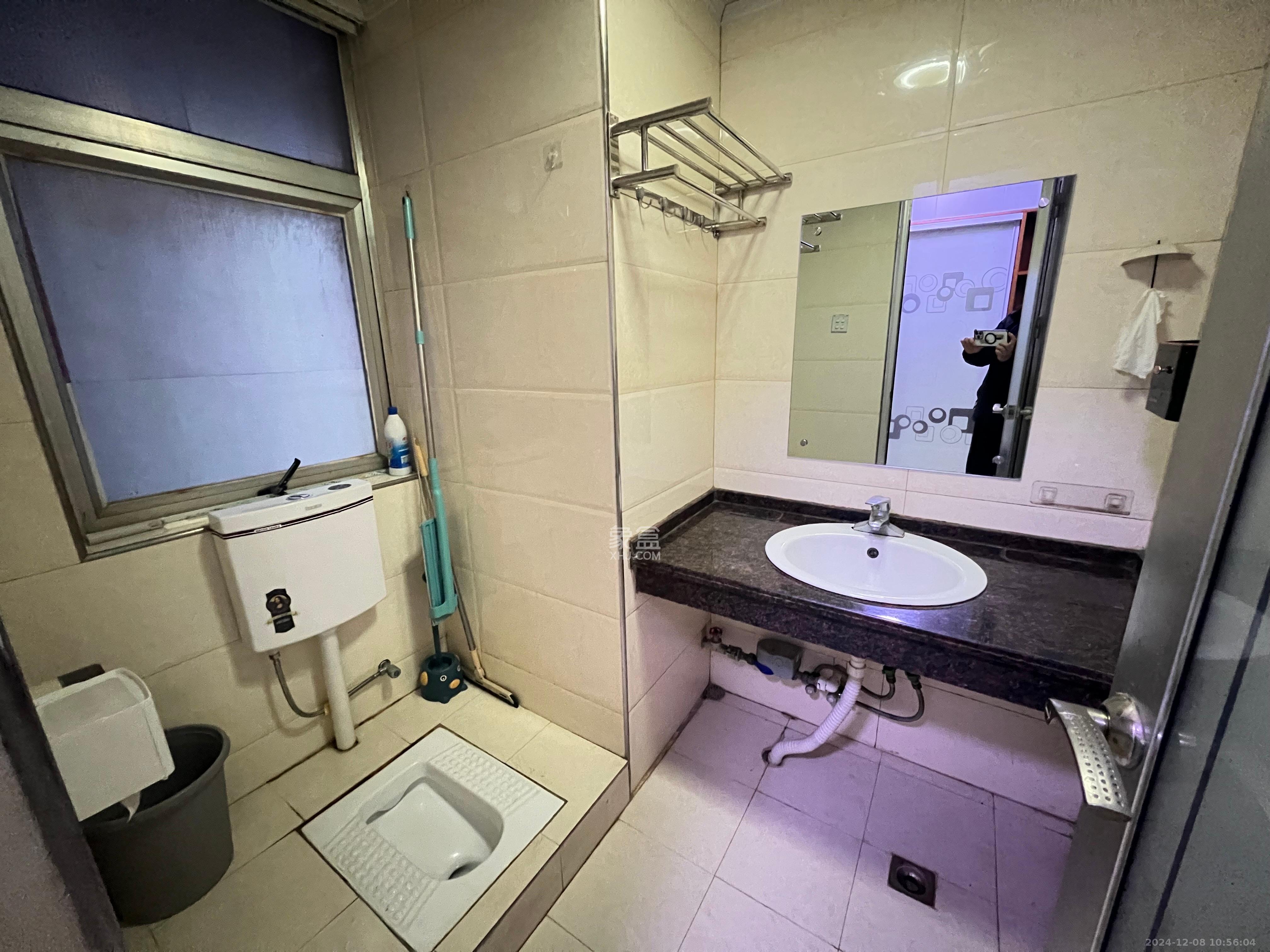 观湖公寓  1室1厅1卫    1900.0元/月室内图