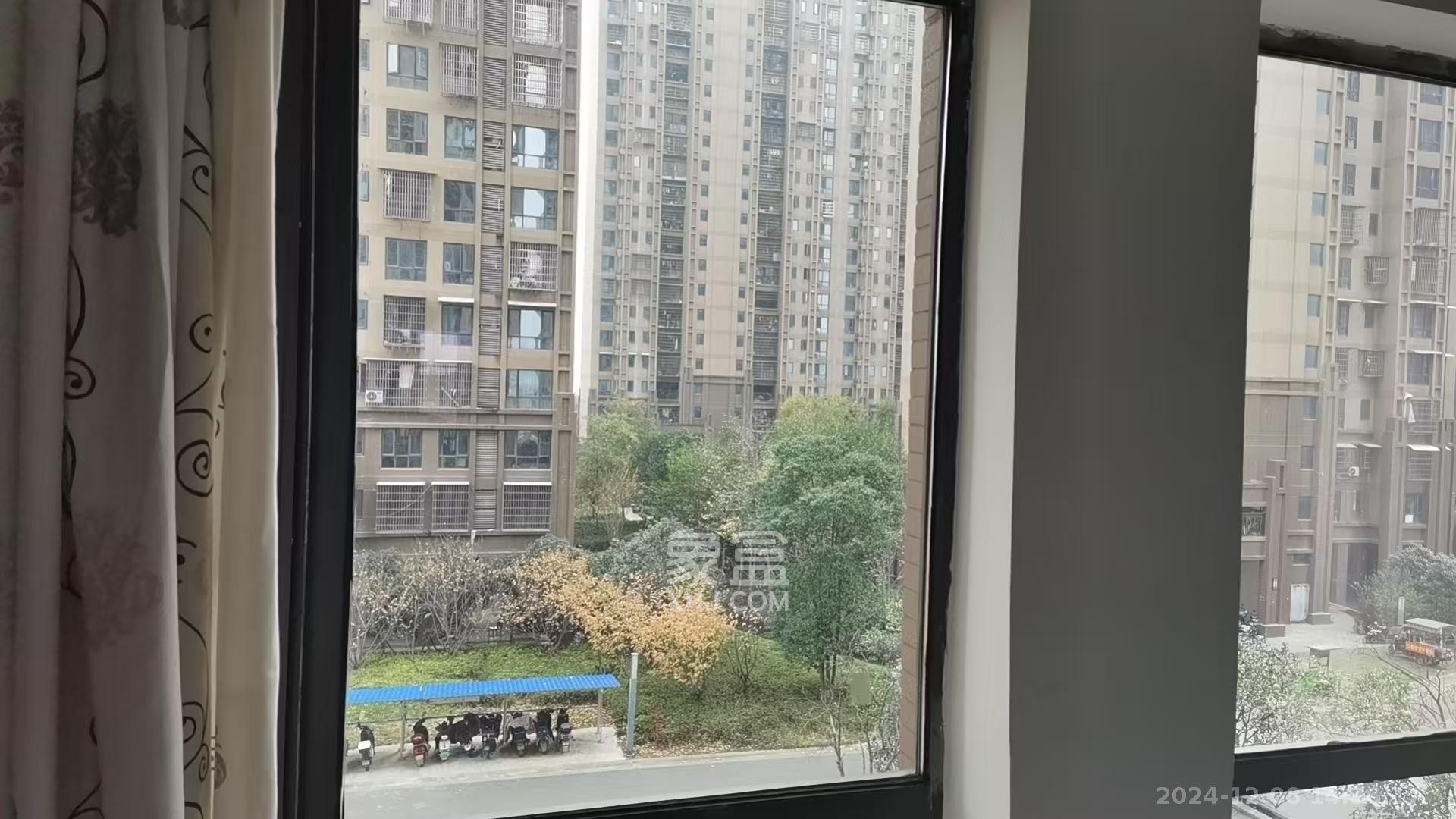 东宜兰园 3室2厅2卫 2400.0元/月 东宜兰园 3室2厅2卫 2400.0元/月室内图