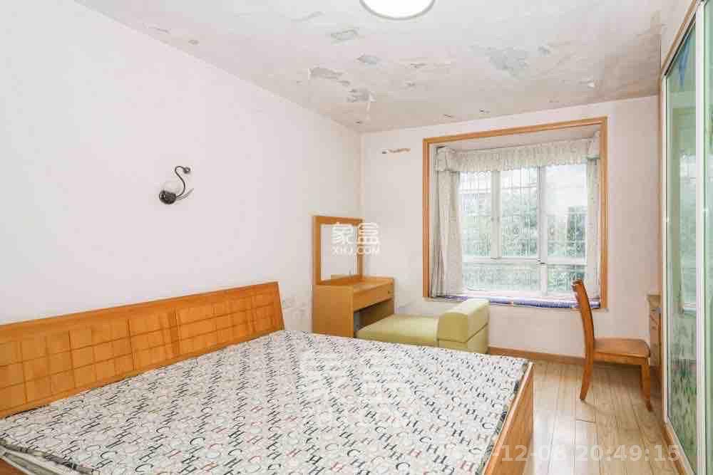 山水英伦  3室2厅1卫   2100.00元/月室内图