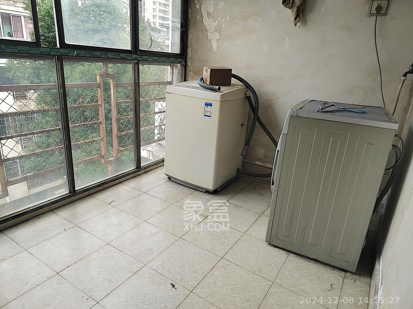 西江庭院(盐业集团宿舍) 3室2厅1卫 2500.0元/月 西江庭院(盐业集团宿舍) 3室2厅1卫 2500.0元/月室内图