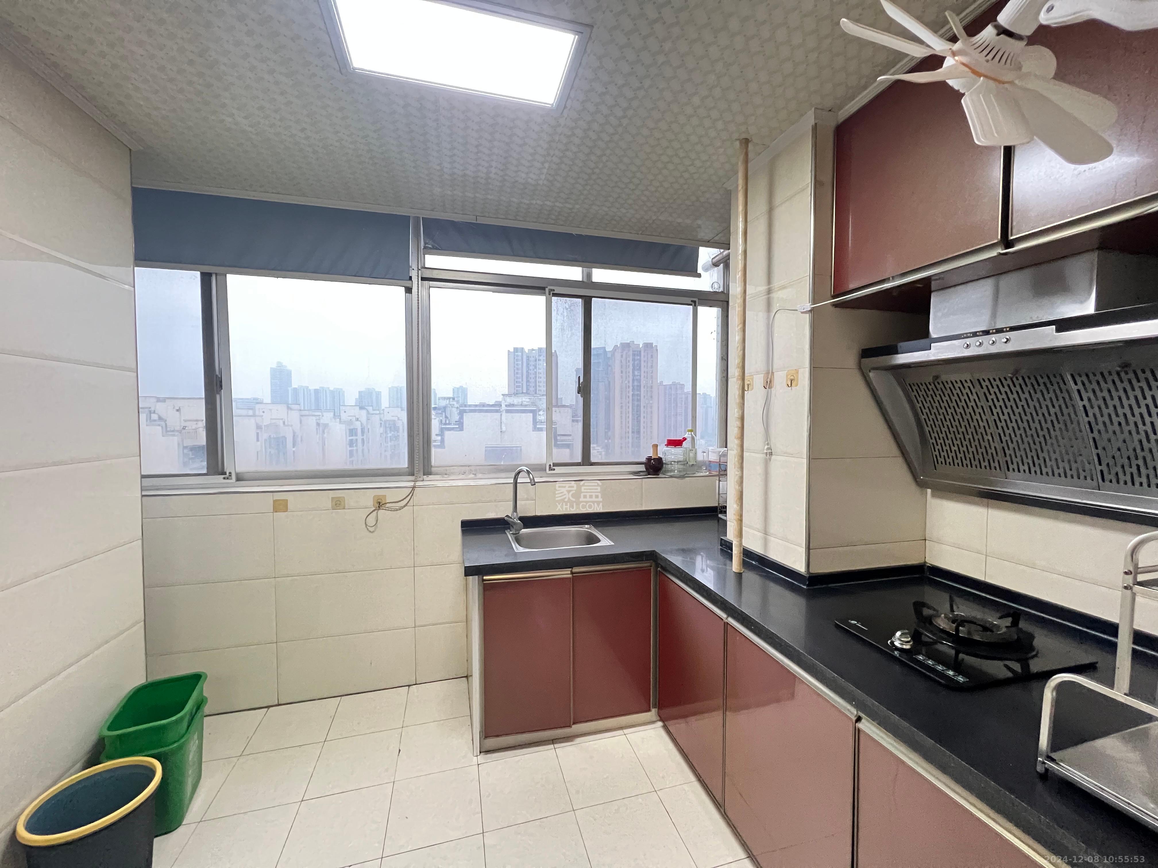 观湖公寓  1室1厅1卫    1900.0元/月室内图