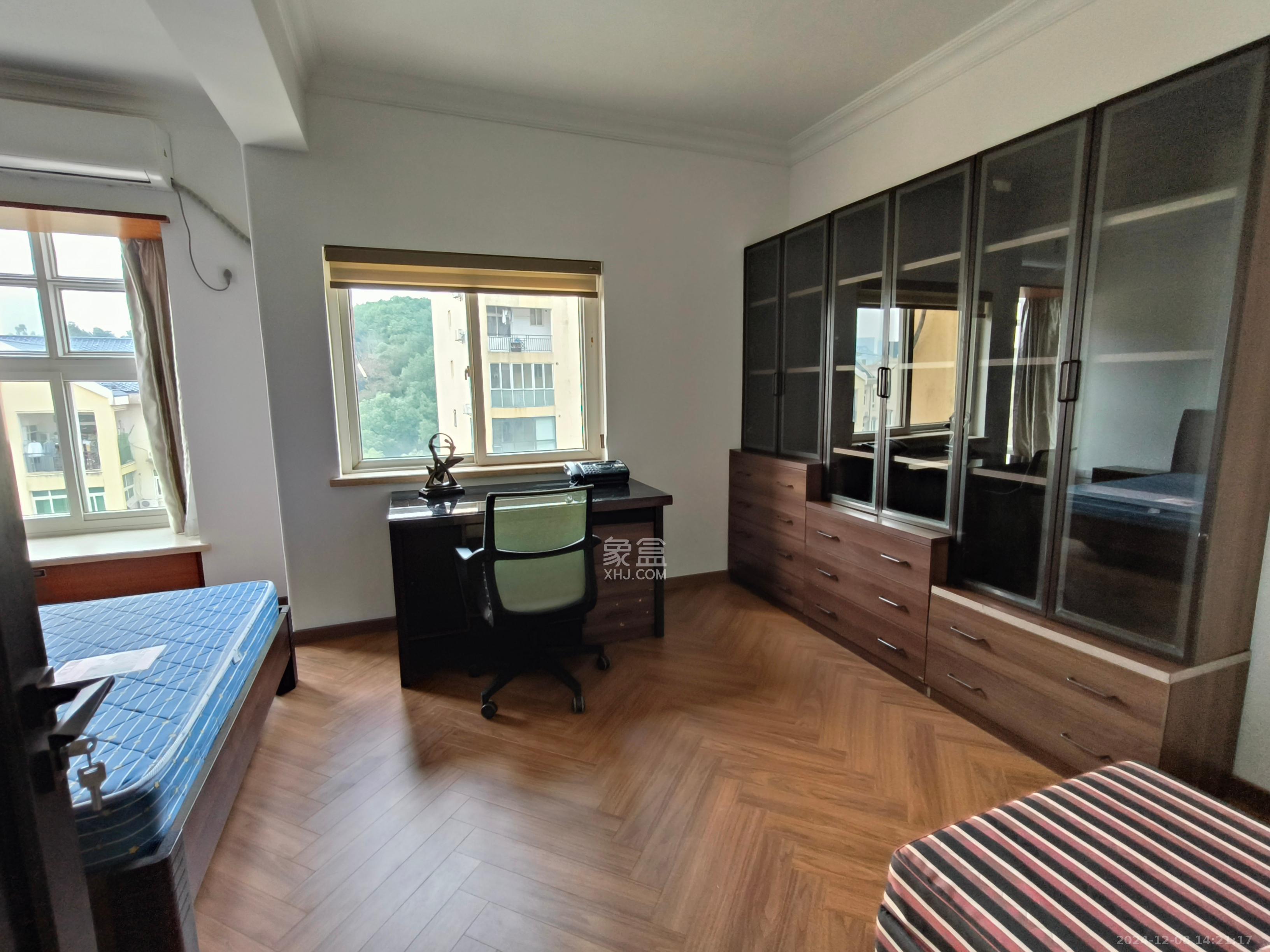 圣爵菲斯 3室2厅1卫 3000.0元/月 圣爵菲斯 3室2厅1卫 3000.0元/月室内图