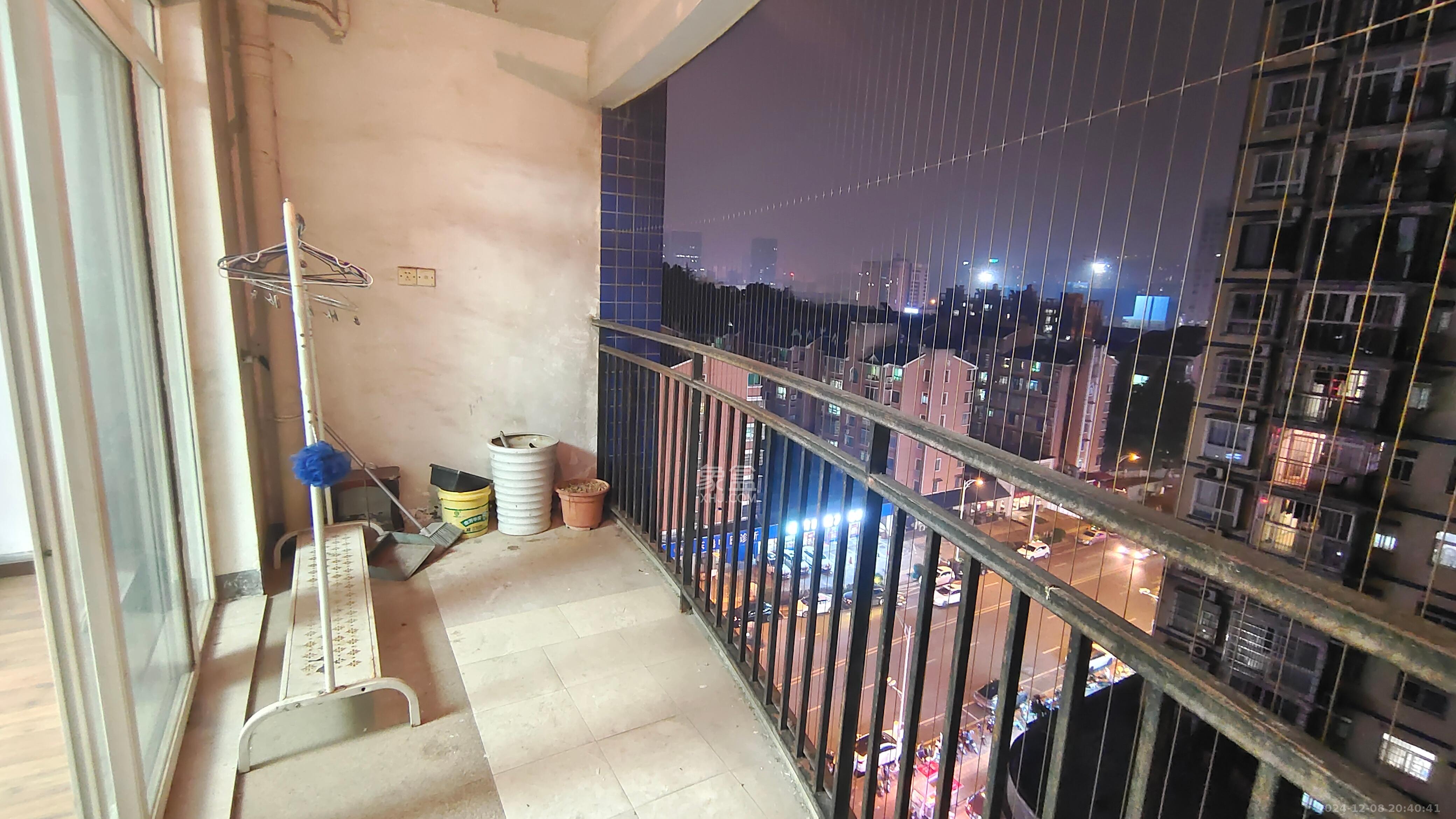 麓谷E家人 2室2厅1卫 2100.0元/月 麓谷E家人 2室2厅1卫 2100.0元/月室内图