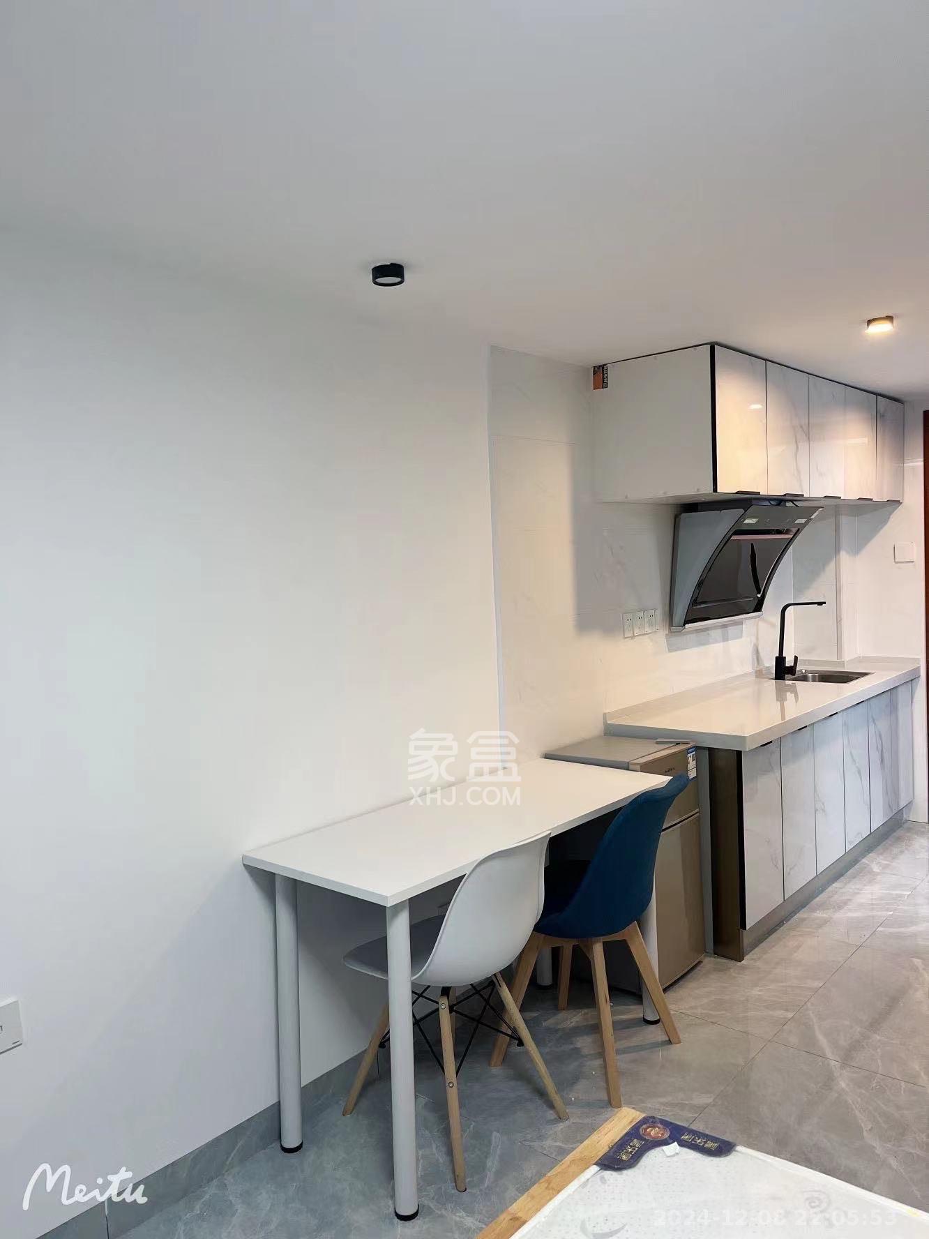 龙湖湘江星座（祺鑫星座公寓）  1室0厅0卫    1100.0元/月室内图