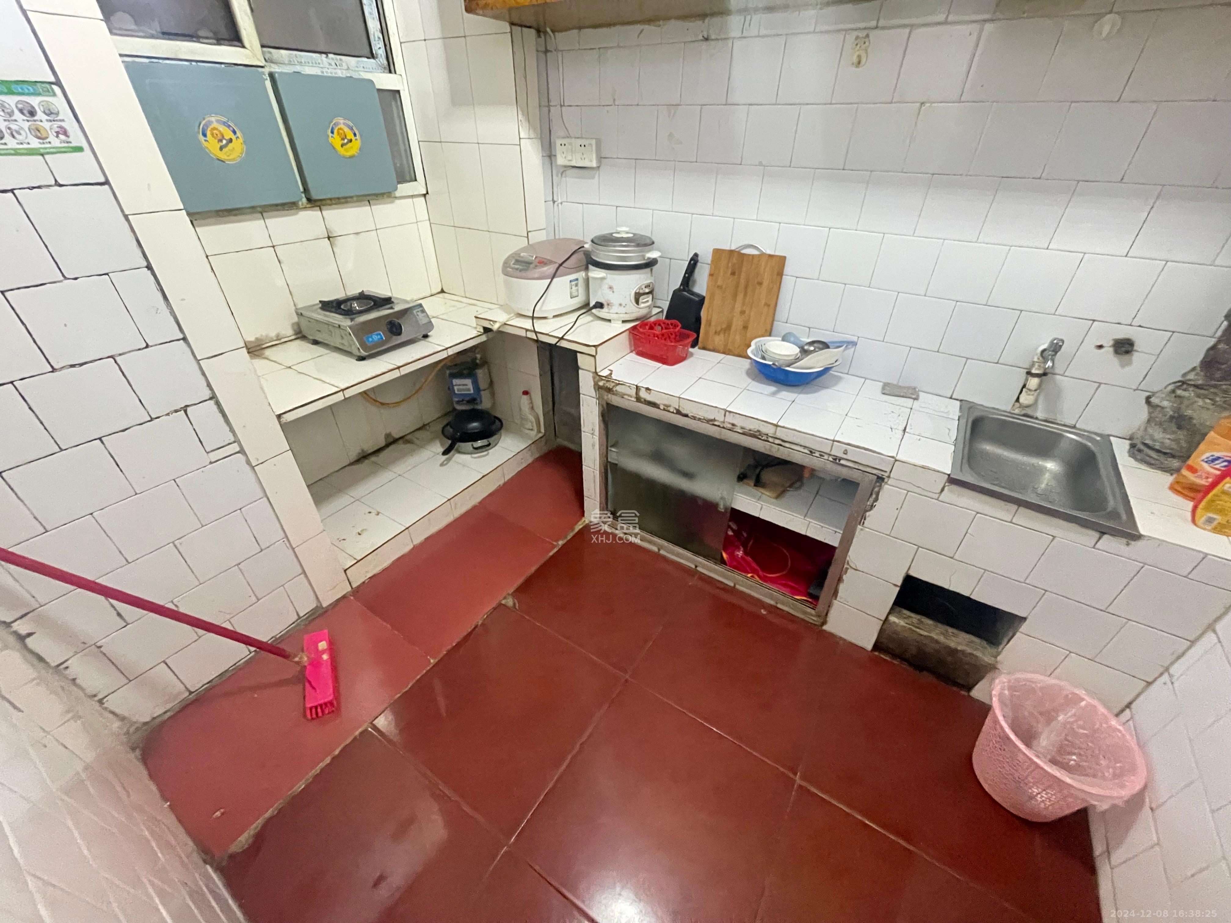 宏金花园  2室2厅1卫    1800.0元/月室内图