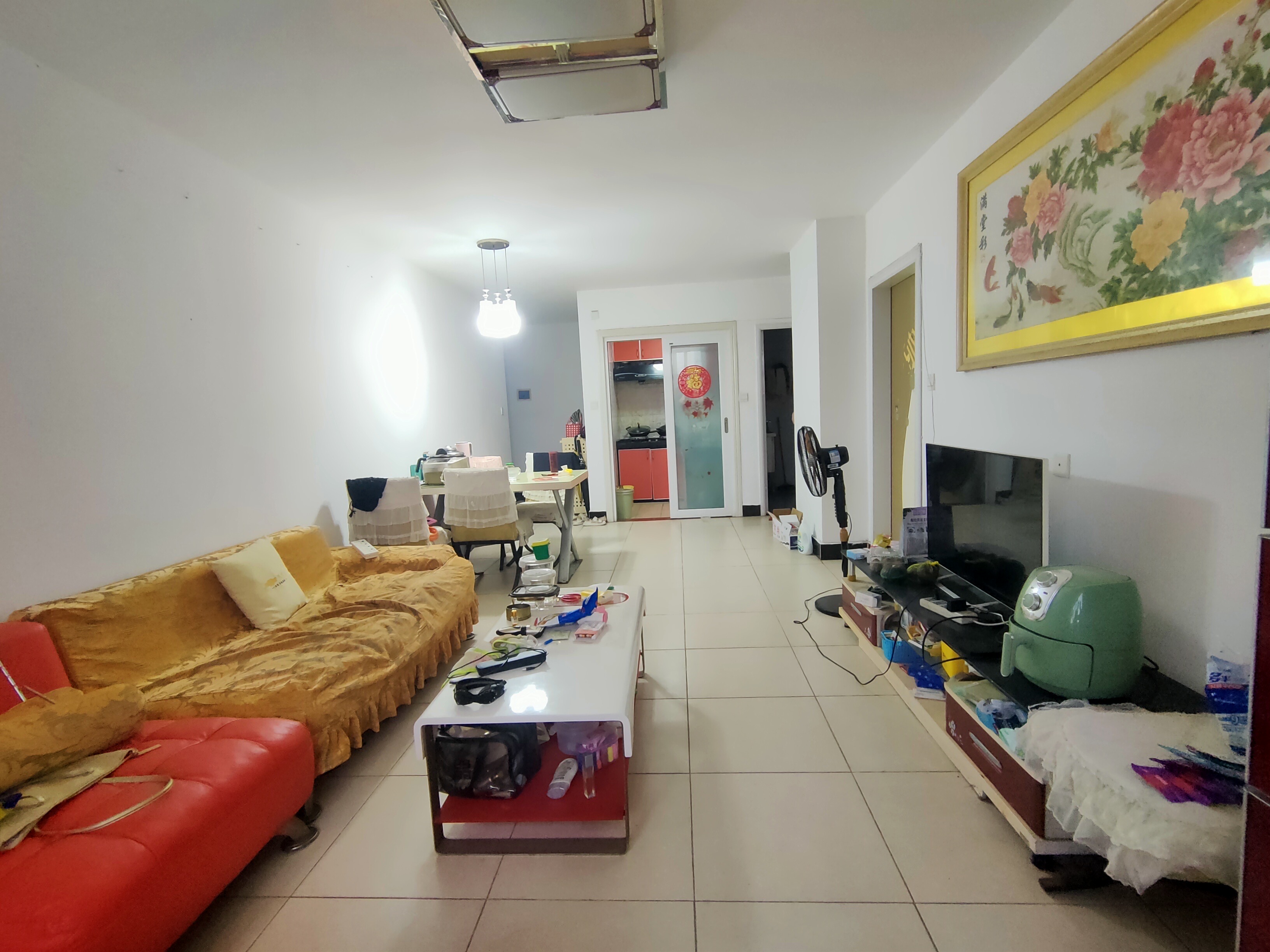 金海大厦(海秀西路) 2室2厅1卫 98.0万 金海大厦(海秀西路) 2室2厅1卫 98.0万客厅