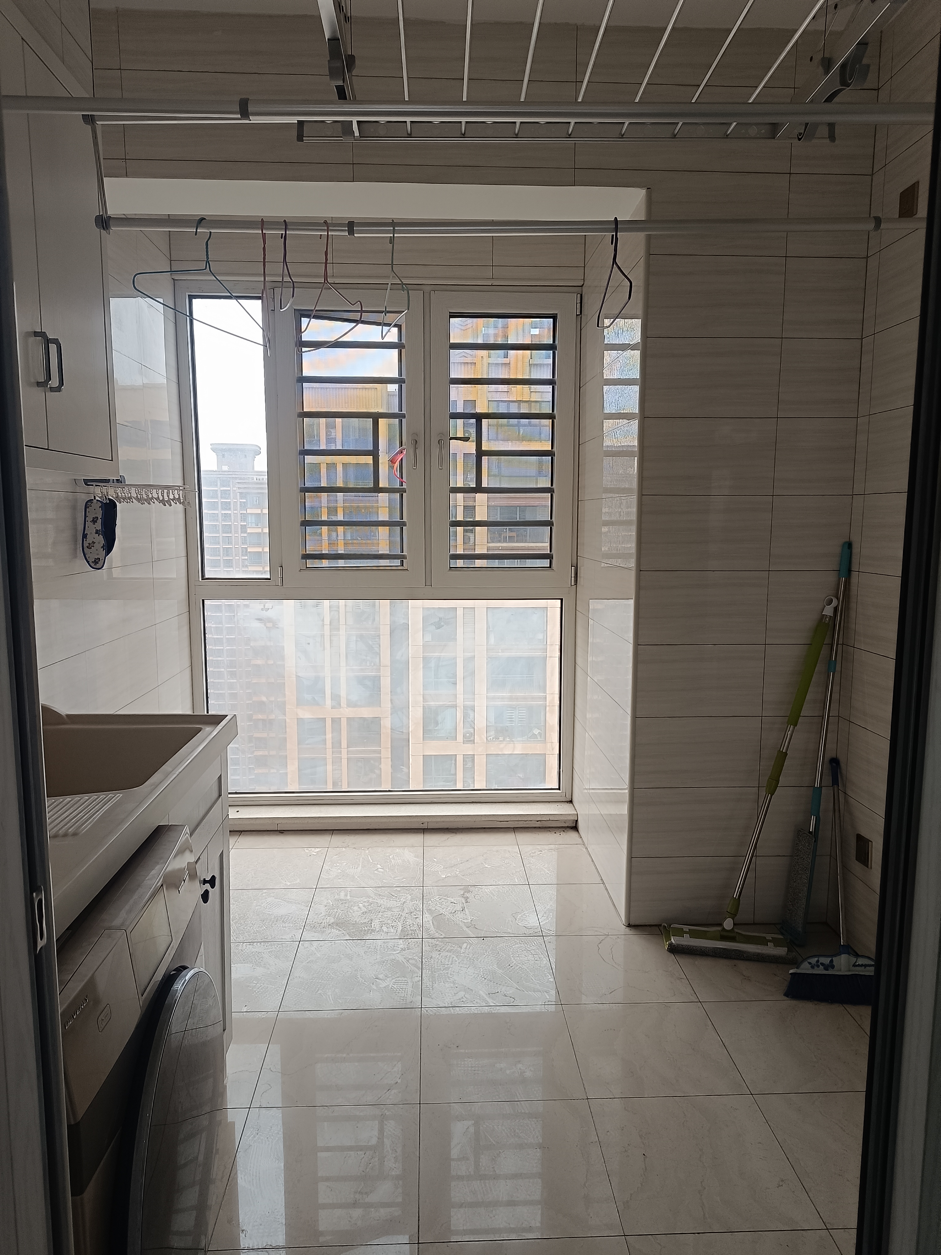 檀香山 1室2厅3卫 100.0万 檀香山 1室2厅3卫 100.0万客厅