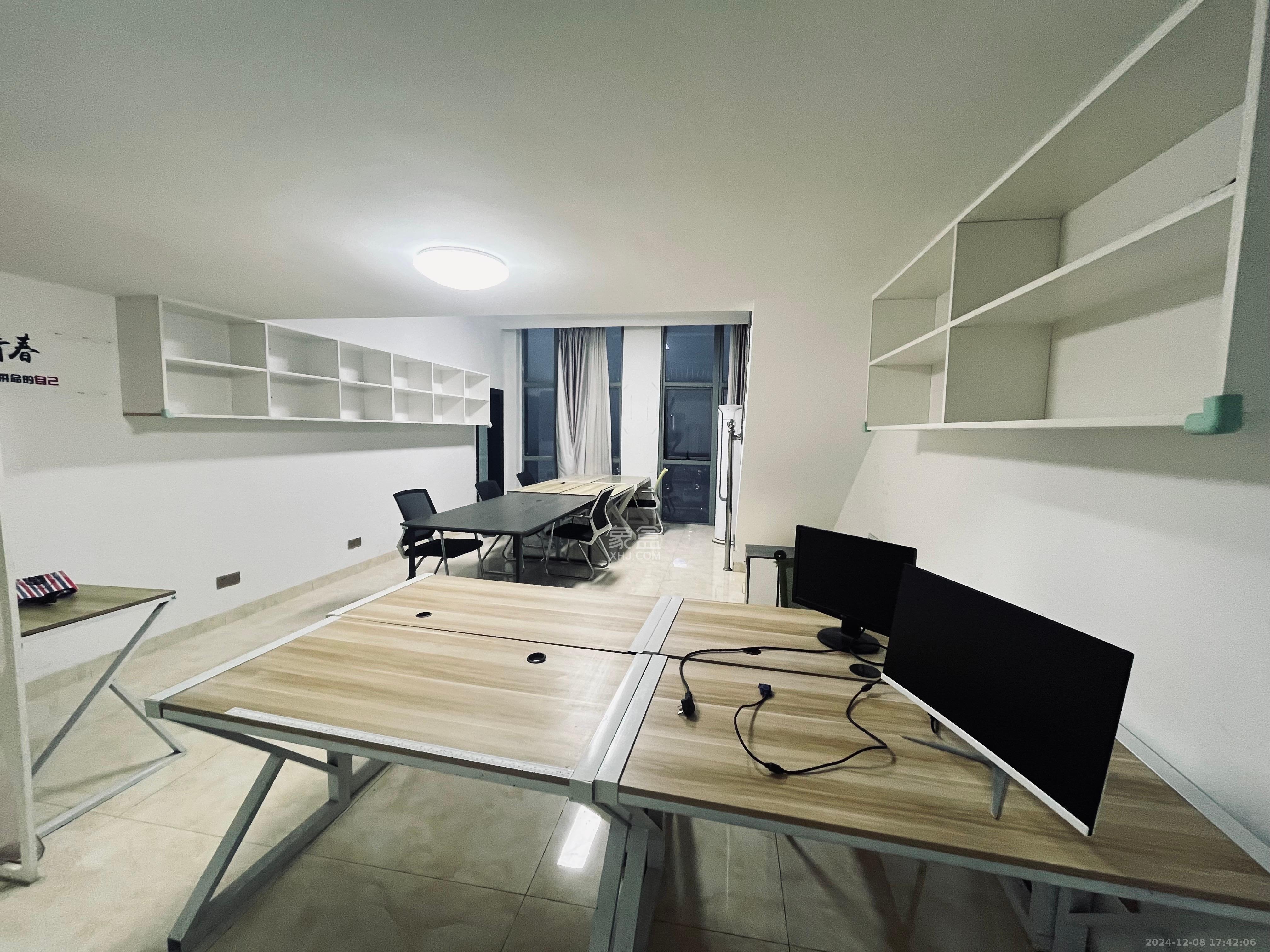 潇湘奥林匹克花园  1室1厅1卫    2200.0元/月 潇湘奥林匹克花园  1室1厅1卫    2200.0元/月室内图