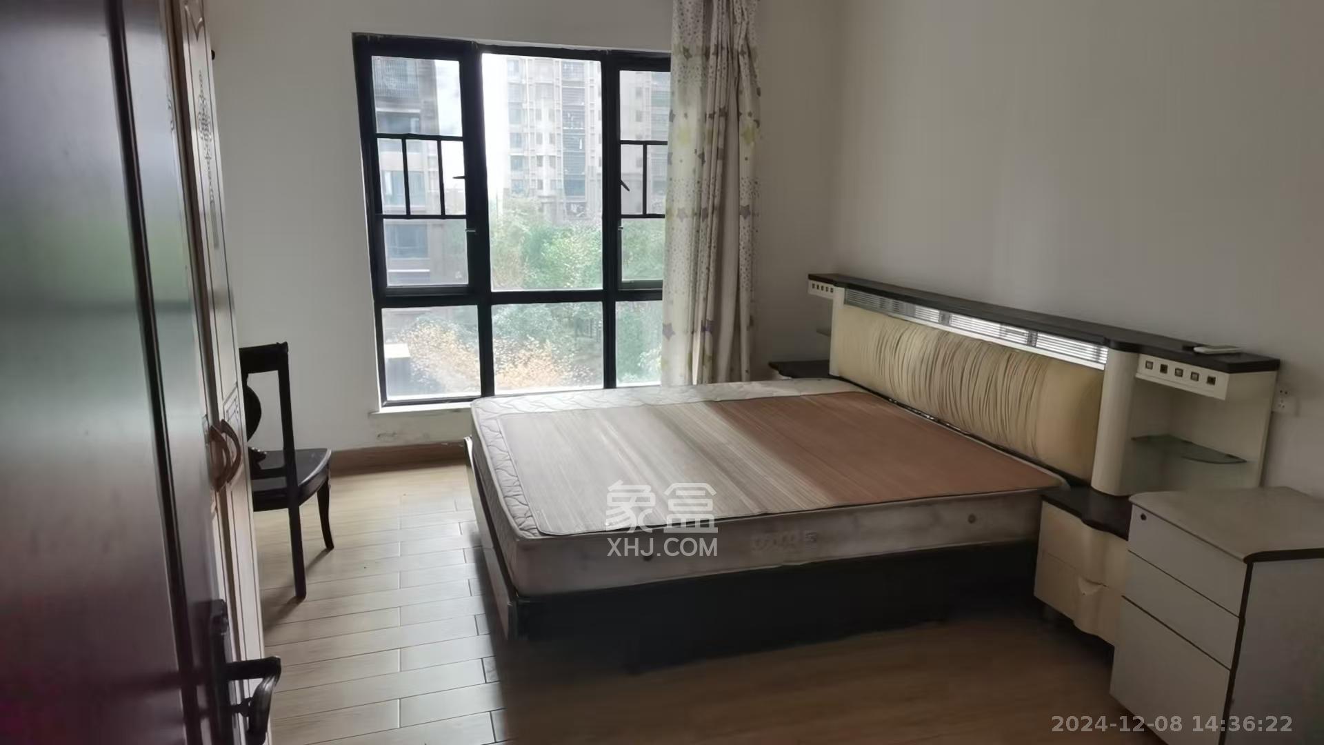 东宜兰园 3室2厅2卫 2400.0元/月 东宜兰园 3室2厅2卫 2400.0元/月室内图