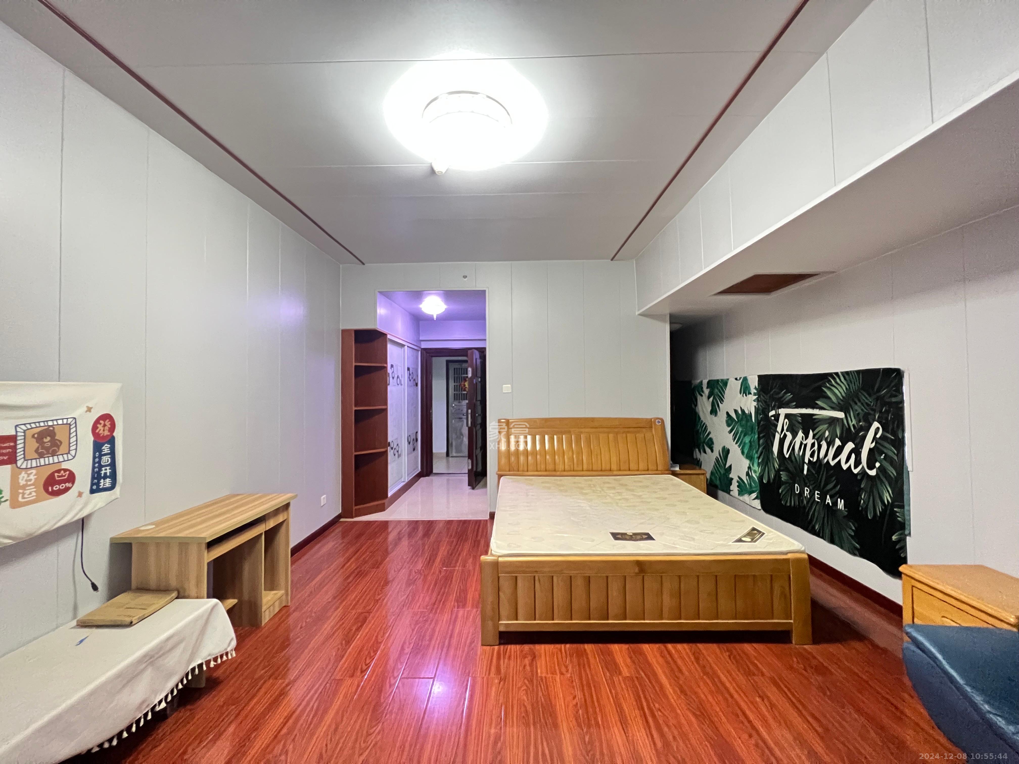 观湖公寓  1室1厅1卫    1900.0元/月室内图