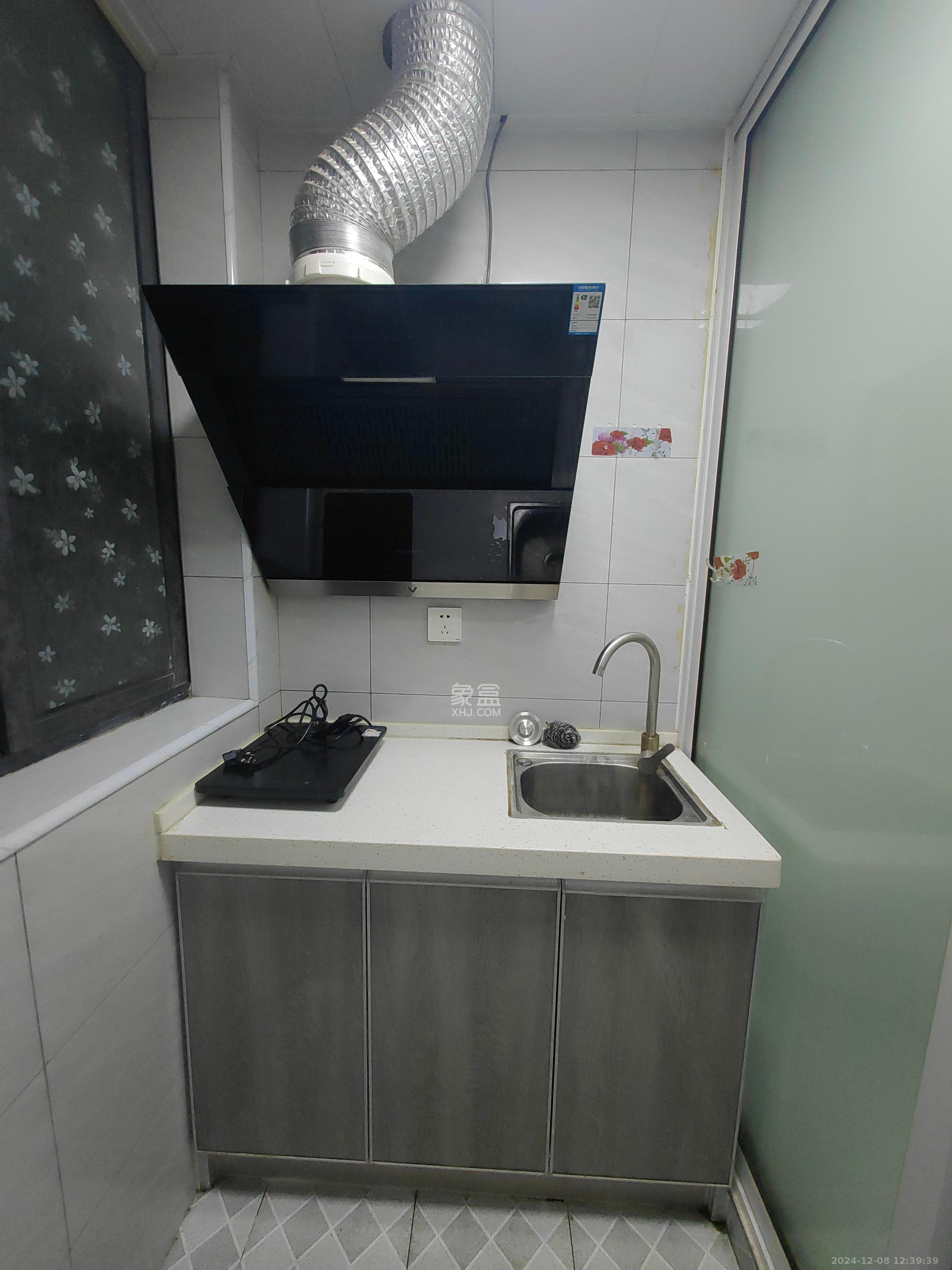 百纳广场（百纳公寓）  1室1厅1卫    1400.0元/月室内图