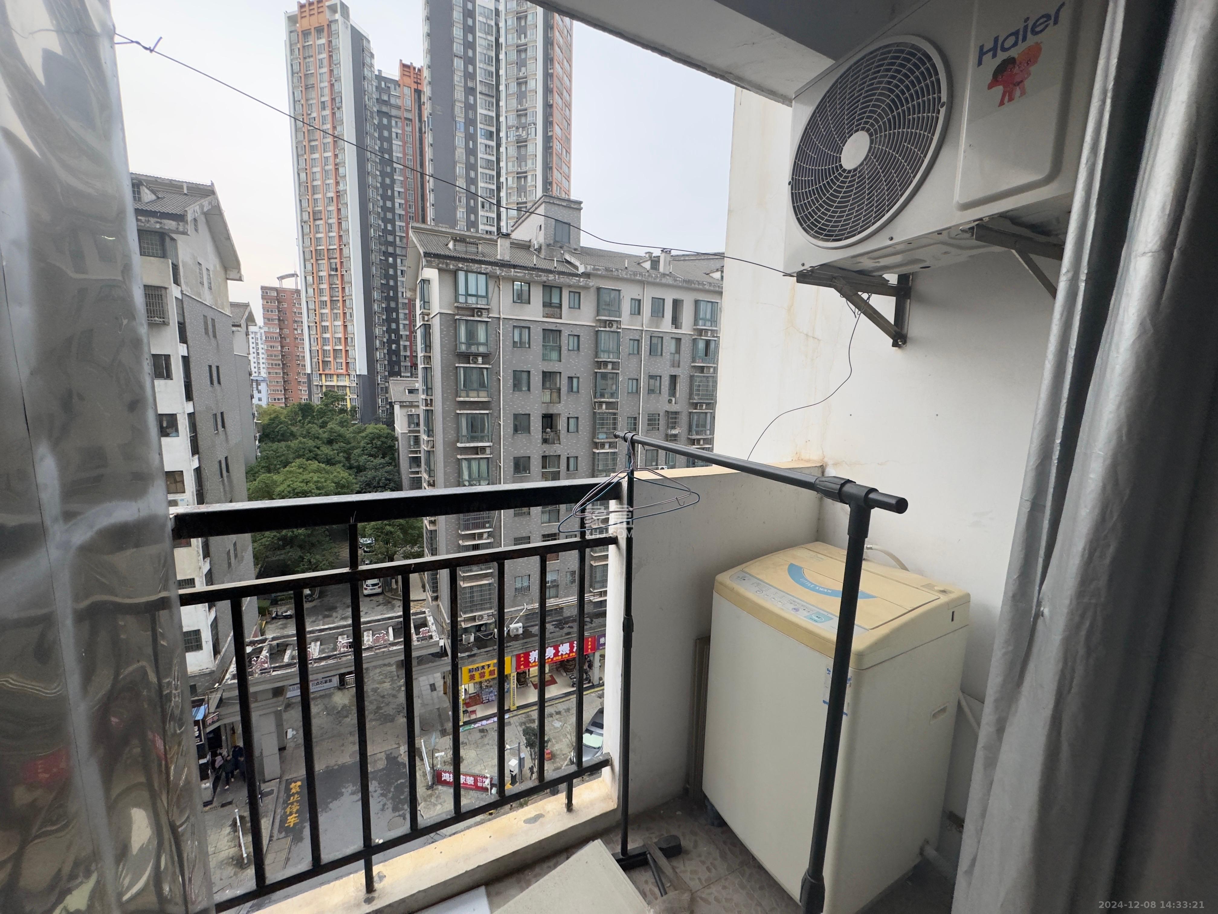 浏阳河畔家园 1室1厅1卫 850.0元/月 浏阳河畔家园 1室1厅1卫 850.0元/月室内图