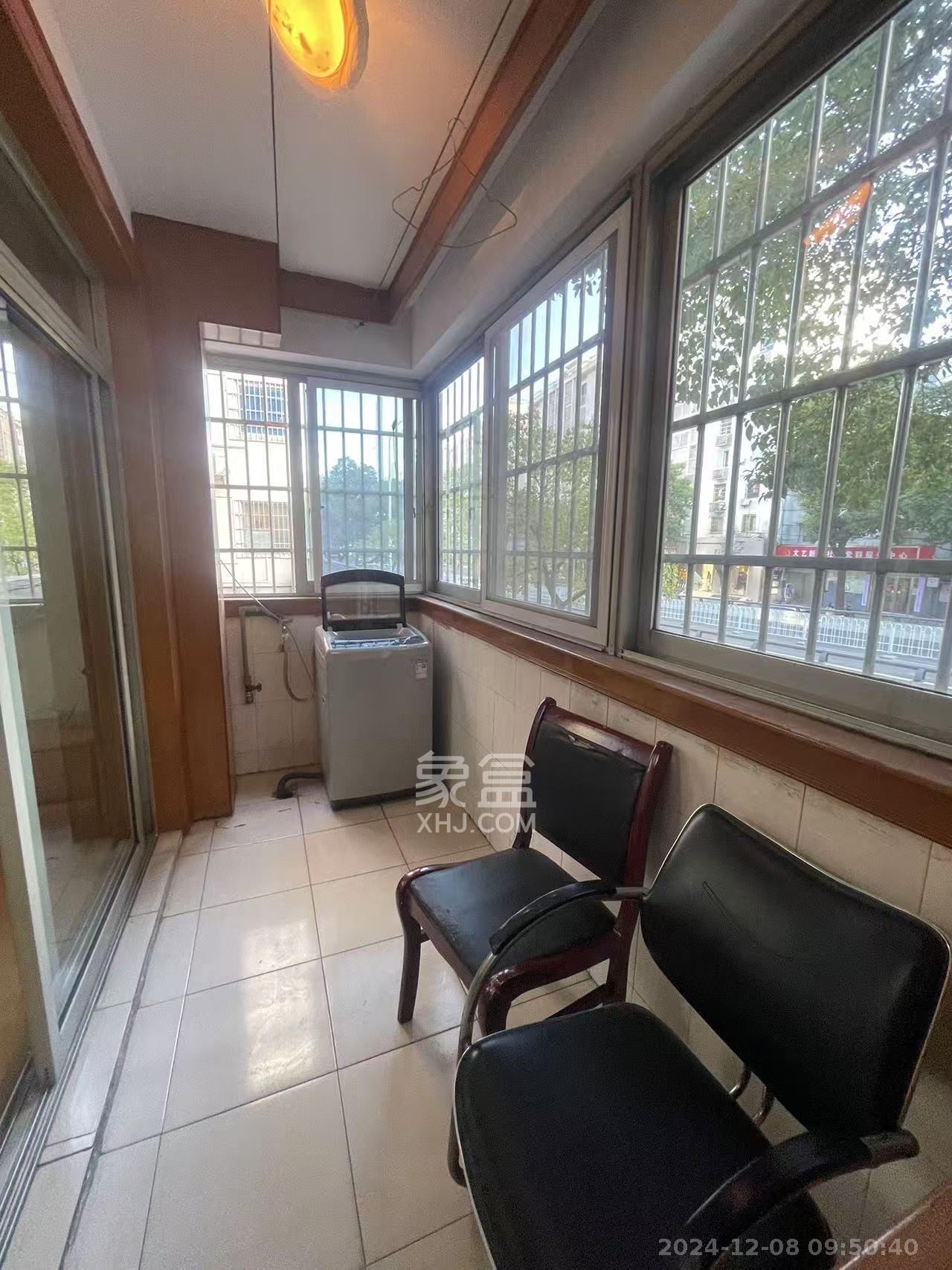 省政府机关二院 3室2厅1卫 3300.0元/月 省政府机关二院 3室2厅1卫 3300.0元/月室内图