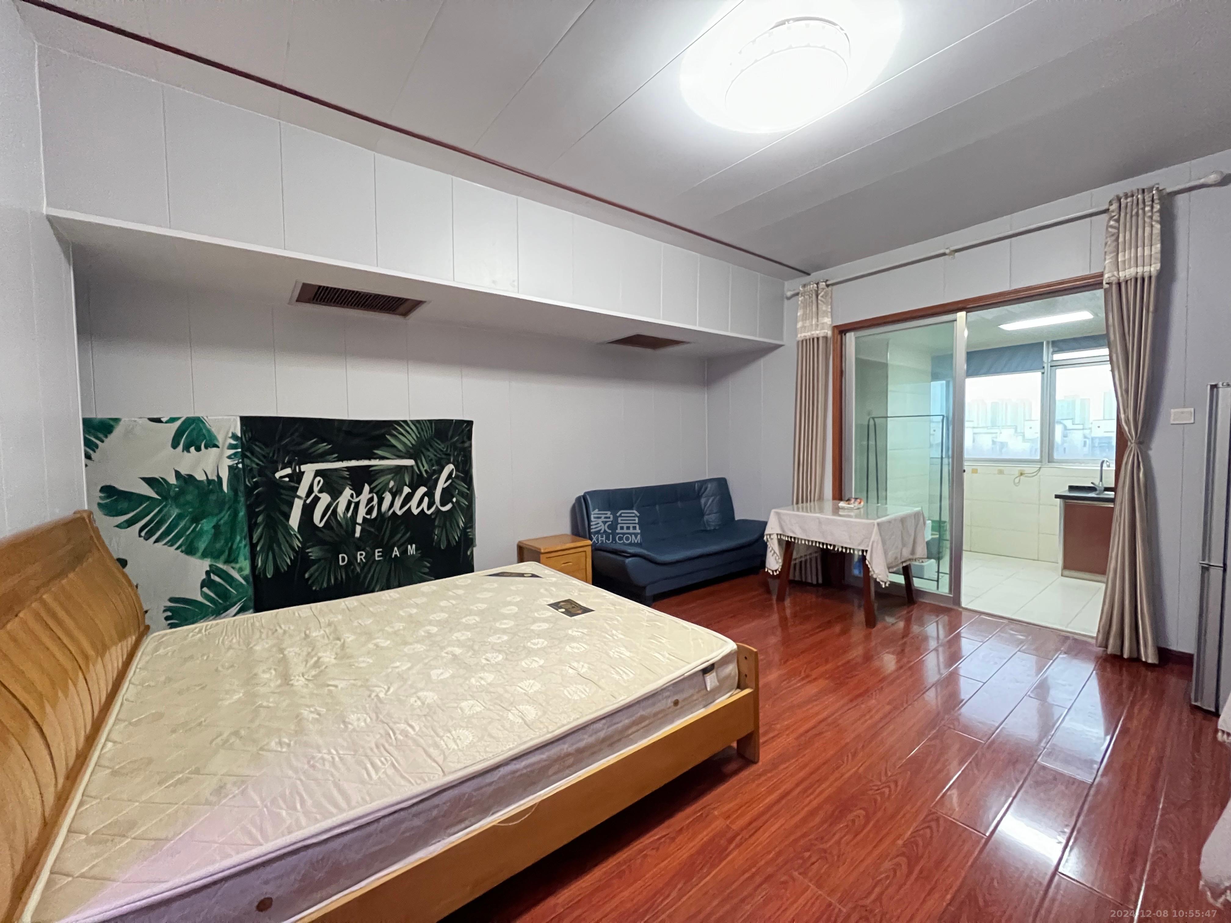 观湖公寓  1室1厅1卫    1900.0元/月室内图