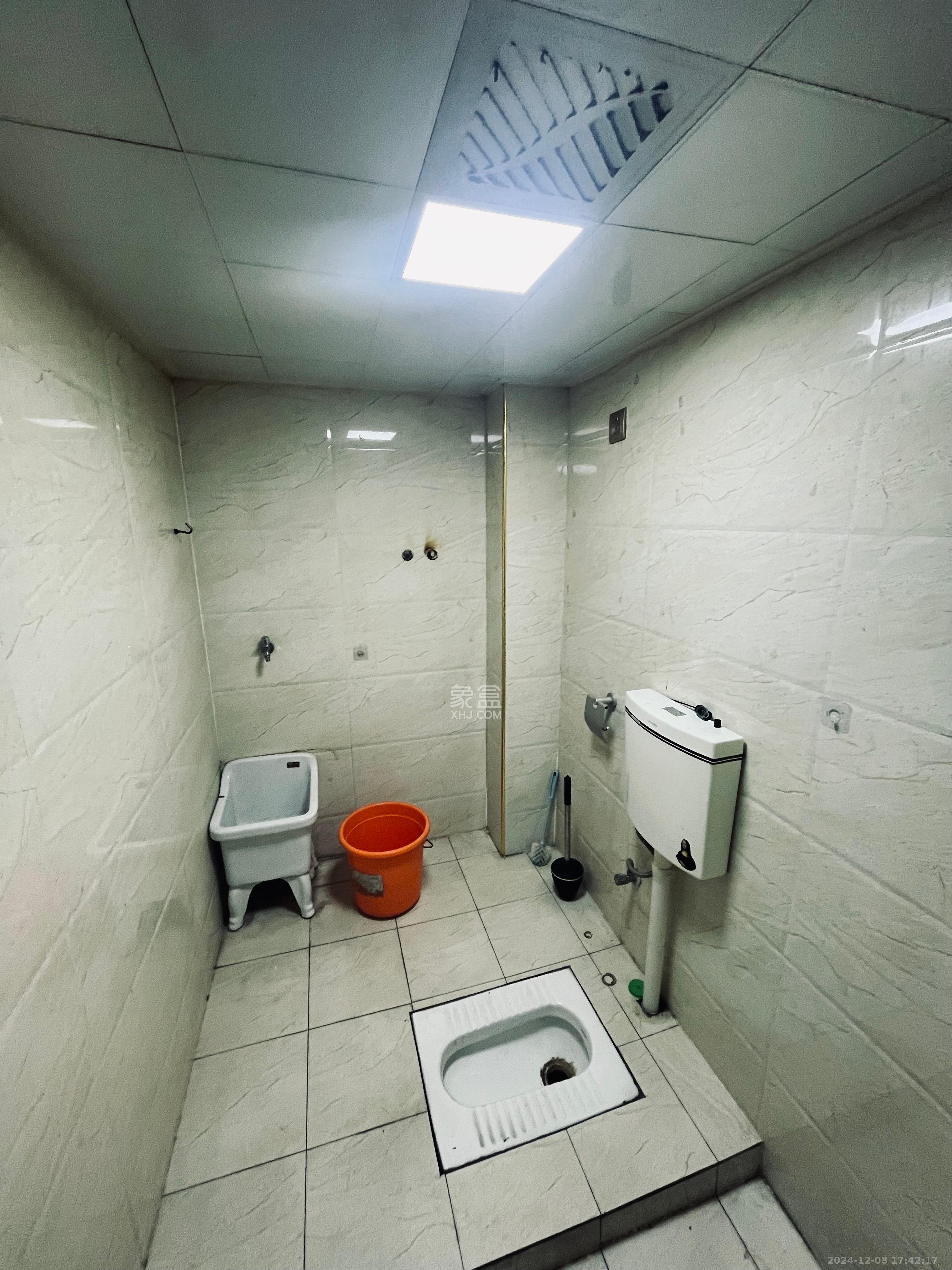 潇湘奥林匹克花园  1室1厅1卫    2200.0元/月 潇湘奥林匹克花园  1室1厅1卫    2200.0元/月室内图