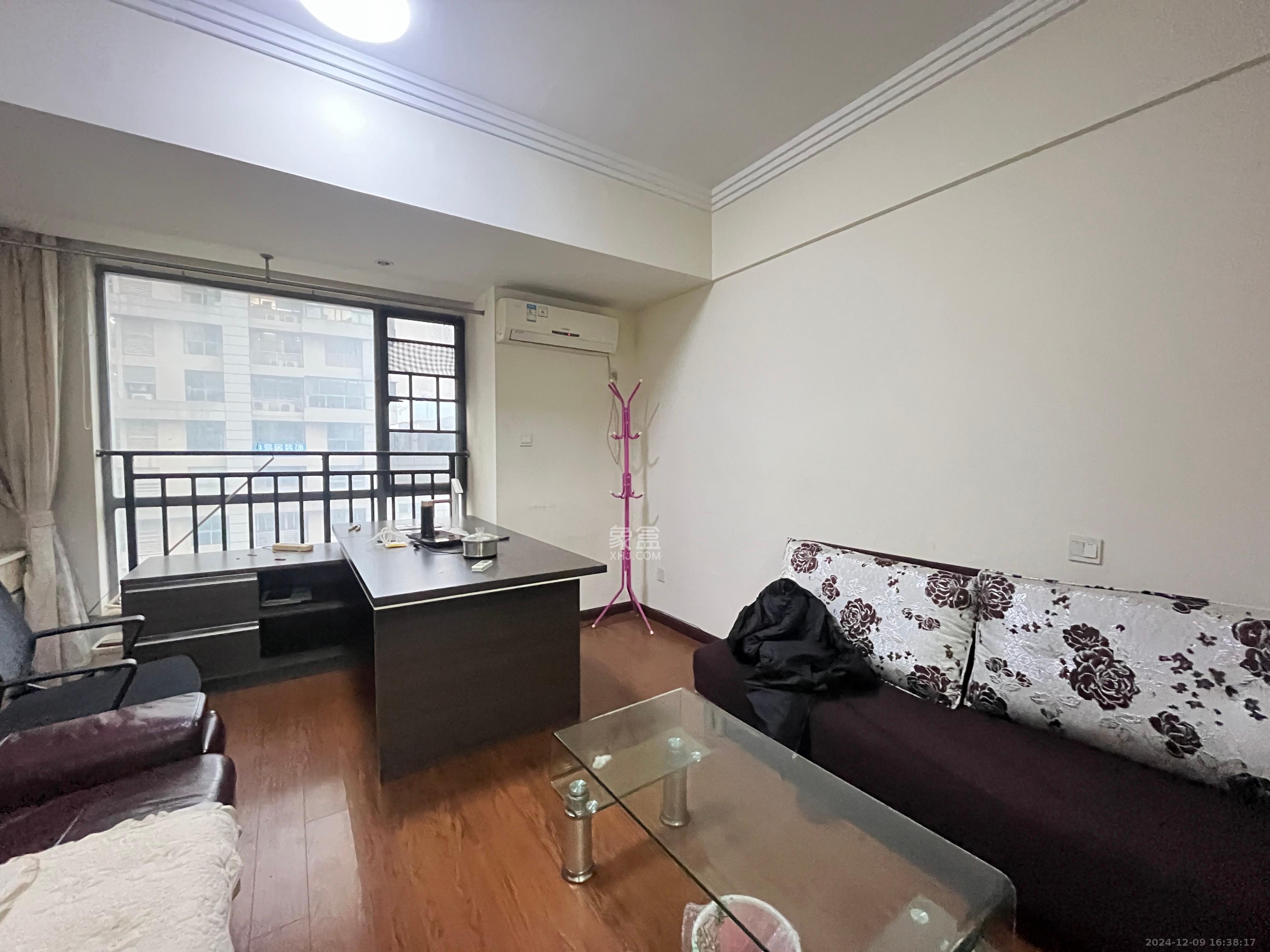 西子一间 1室1厅1卫 1800.0元/月 西子一间 1室1厅1卫 1800.0元/月室内图