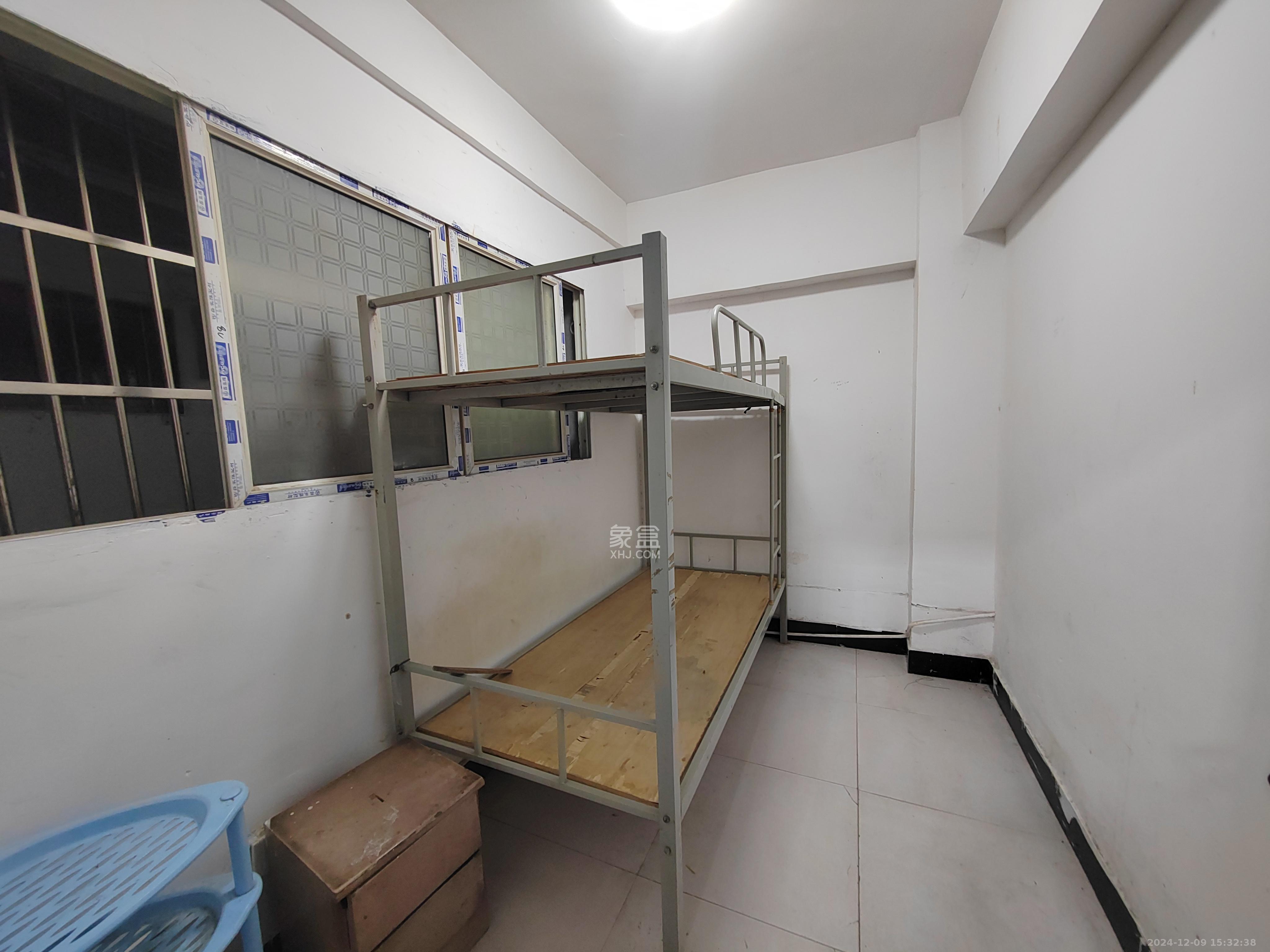 大众公寓(人人家宿舍) 2室1厅1卫 800.0元/月 大众公寓(人人家宿舍) 2室1厅1卫 800.0元/月室内图