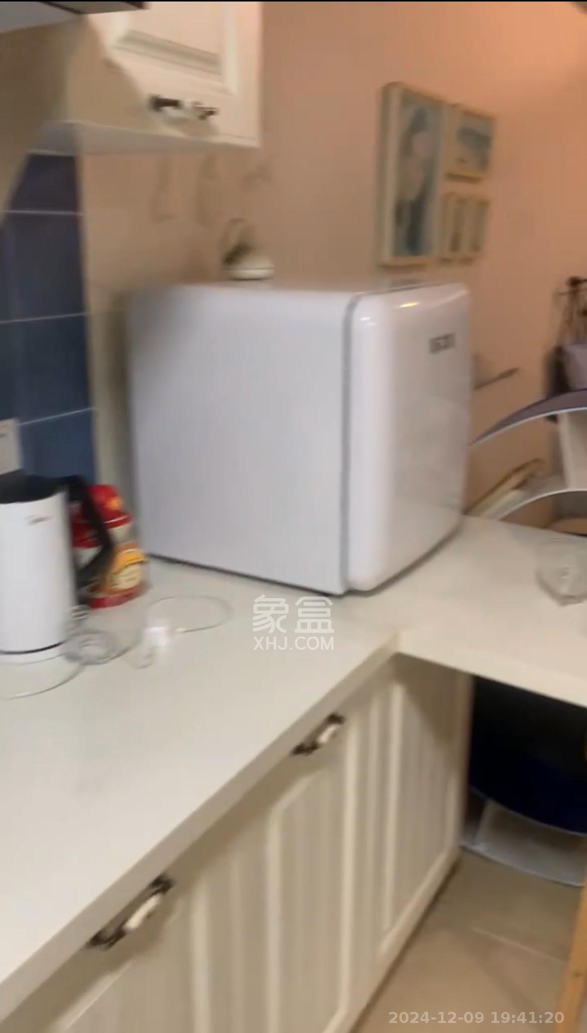 万博汇  1室1厅1卫    1700.0元/月 万博汇  1室1厅1卫    1700.0元/月室内图1