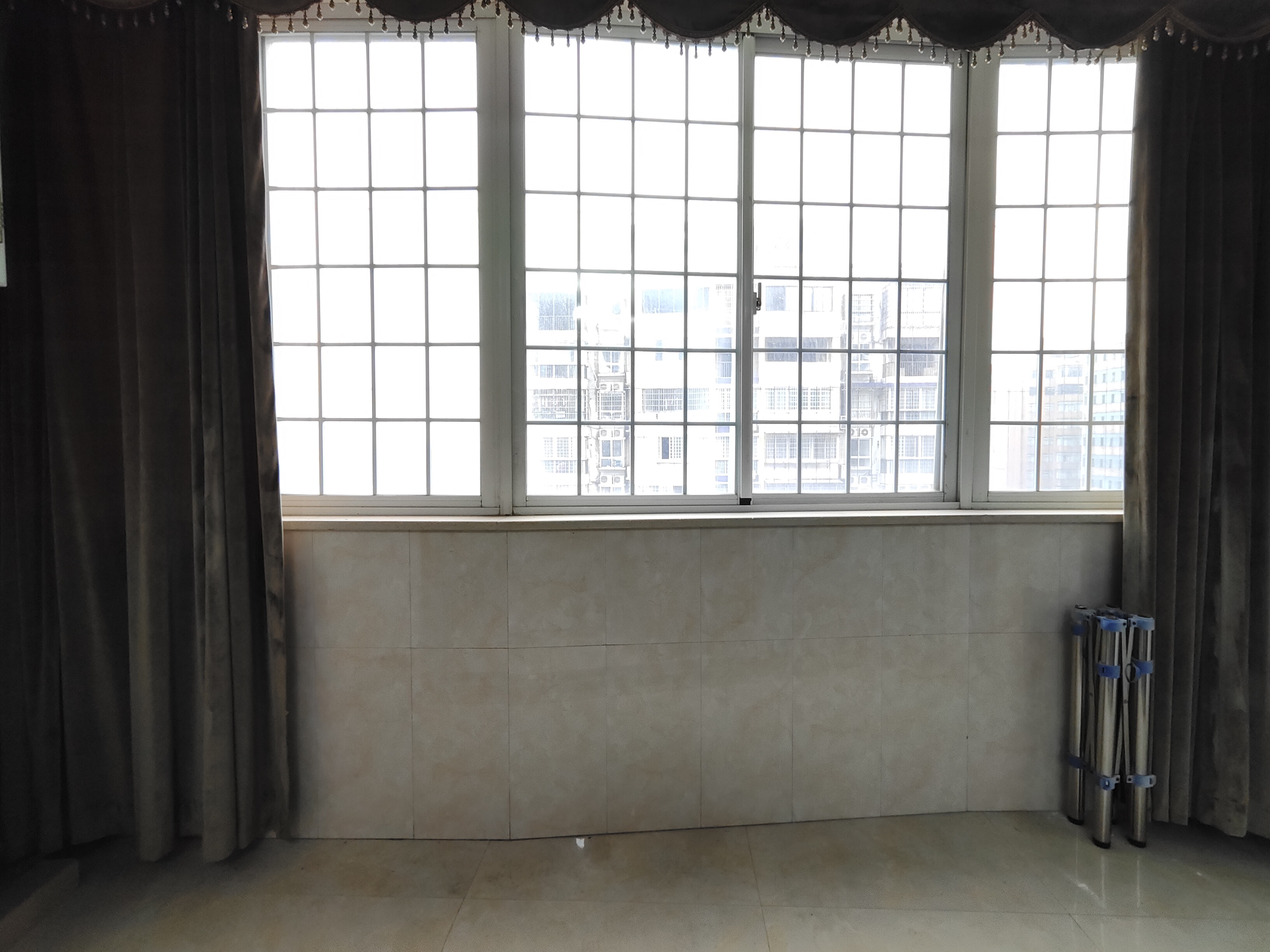 昌富城上城  4室2厅2卫    61.8万 昌富城上城  4室2厅2卫    61.8万客厅