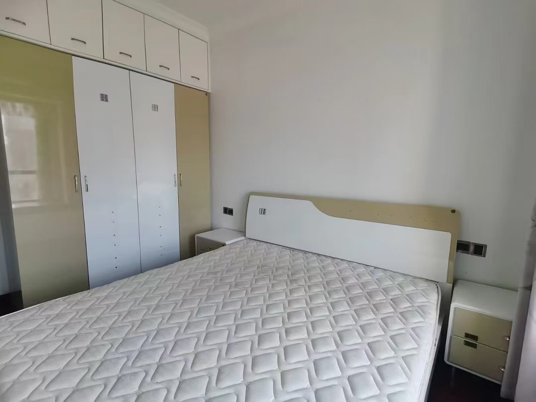 天地人和  3室1厅2卫    58.8万 天地人和  3室1厅2卫    58.8万客厅