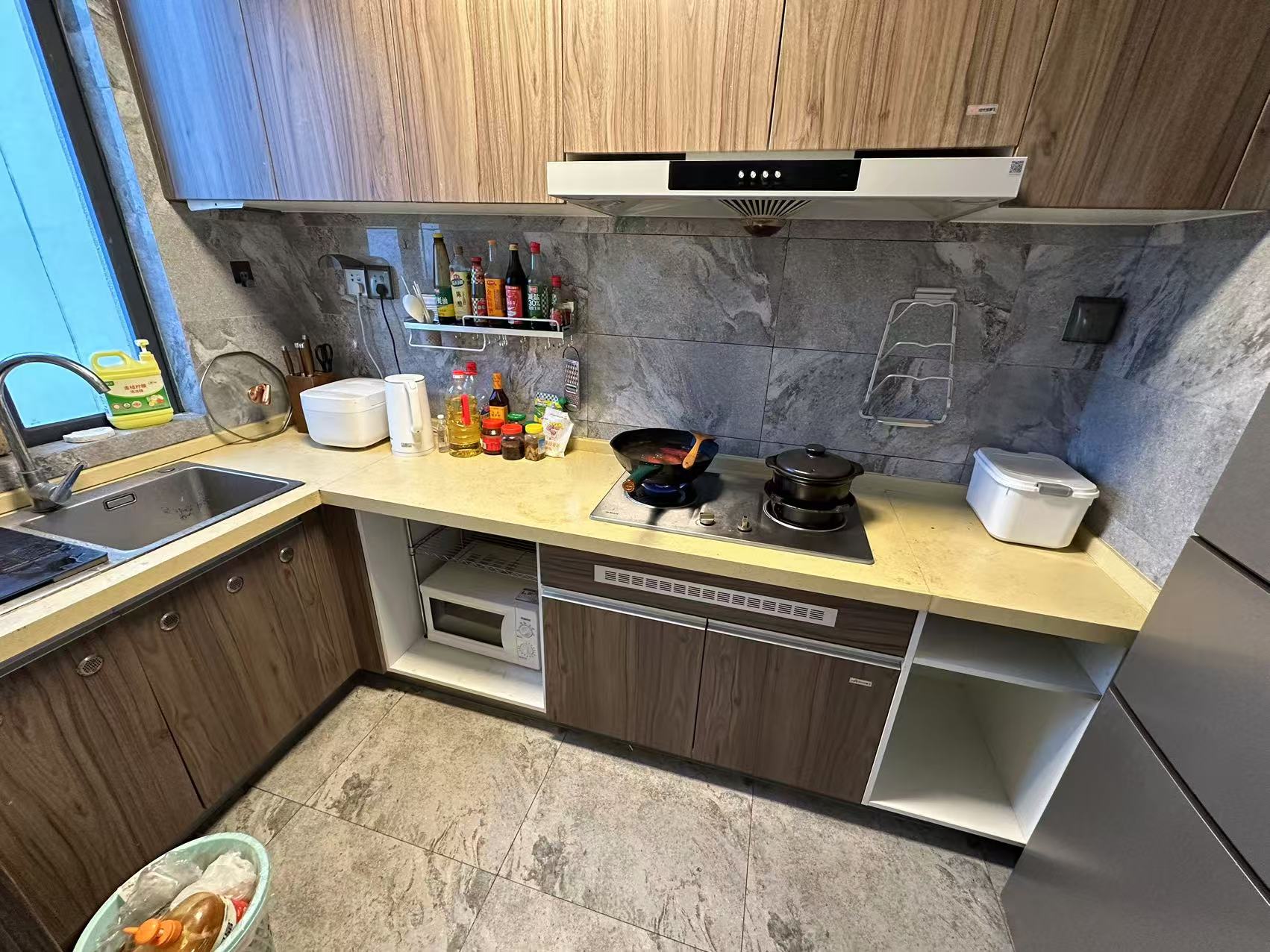 碧桂园公园上城 3室2厅2卫 2600.0元/月 碧桂园公园上城 3室2厅2卫 2600.0元/月室内图