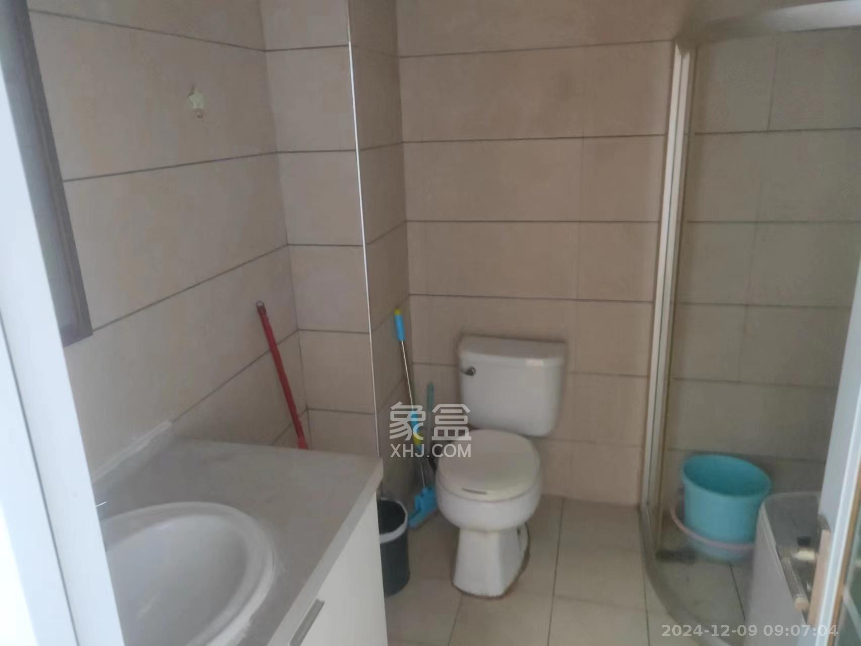 昊天大厦 1室1厅1卫 1800.0元/月 昊天大厦 1室1厅1卫 1800.0元/月室内图