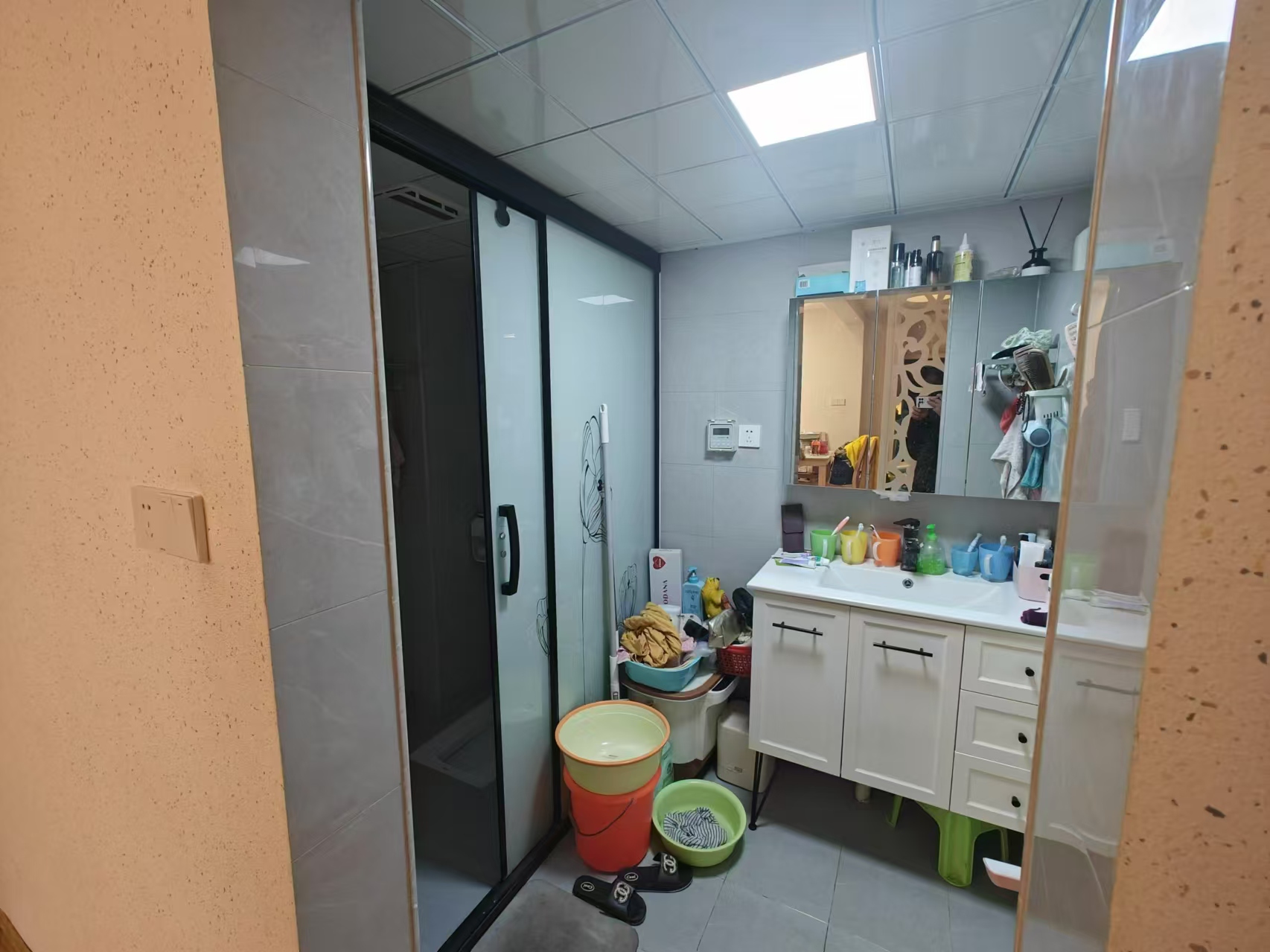 东方豪苑 3室2厅2卫 60.0万 东方豪苑 3室2厅2卫 60.0万客厅