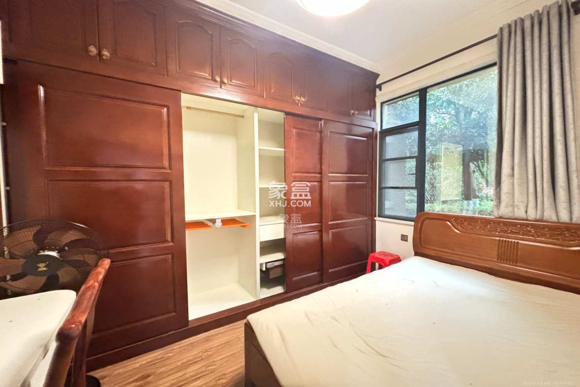 中南红领邦(红星嘉和苑) 2室1厅1卫 2400.0元/月 中南红领邦(红星嘉和苑) 2室1厅1卫 2400.0元/月室内图