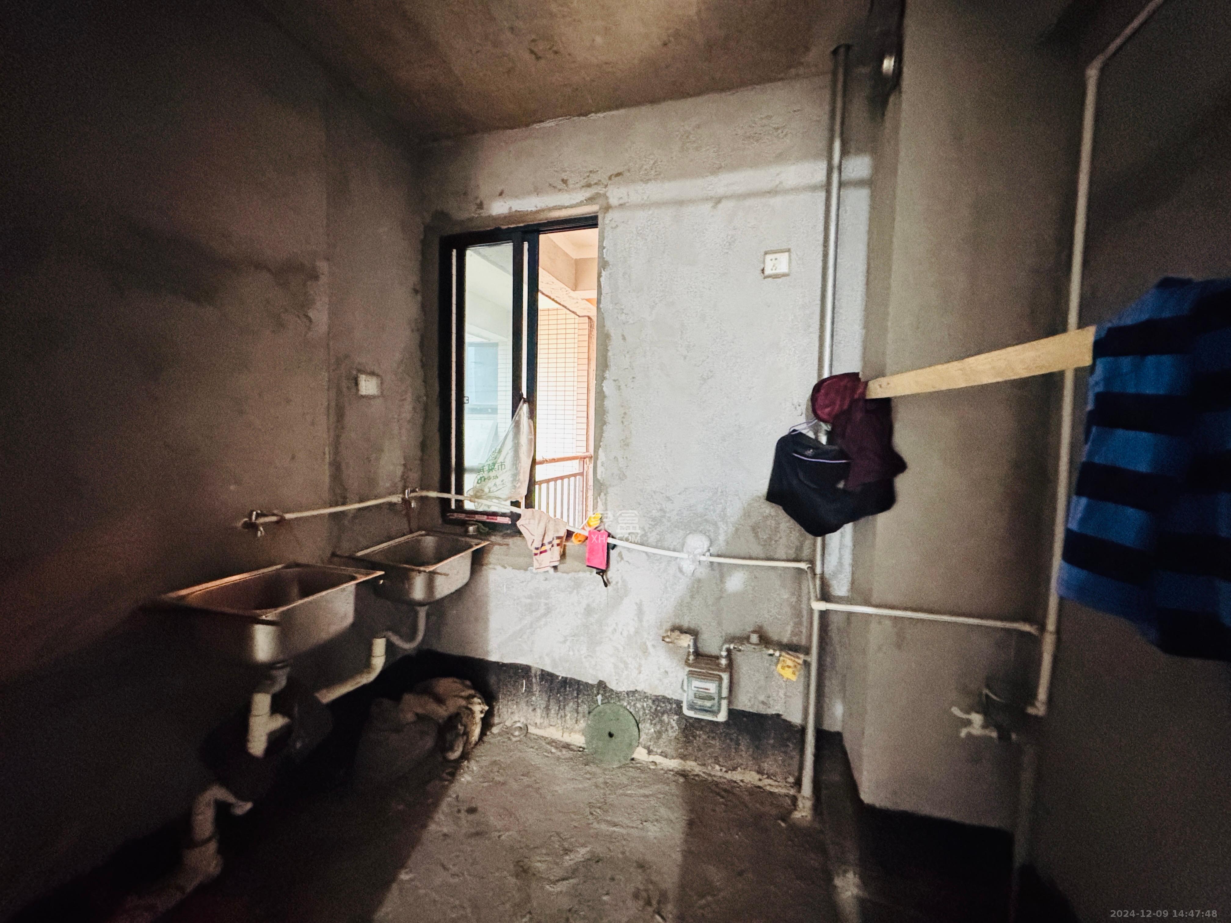 慢步江湾  3室1厅1卫    2000.0元/月室内图