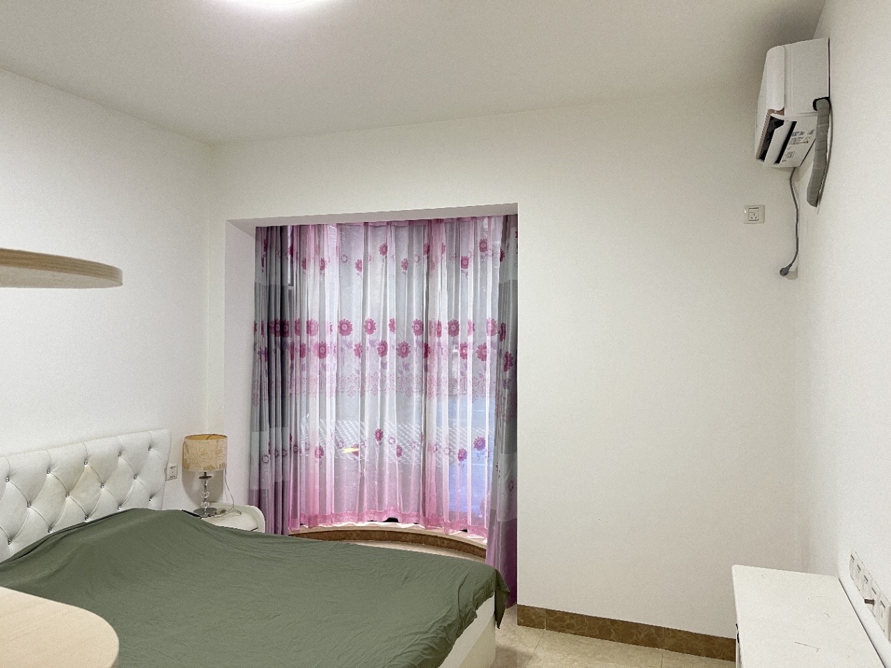 学苑公馆 3室2厅2卫 170.0万 学苑公馆 3室2厅2卫 170.0万客厅