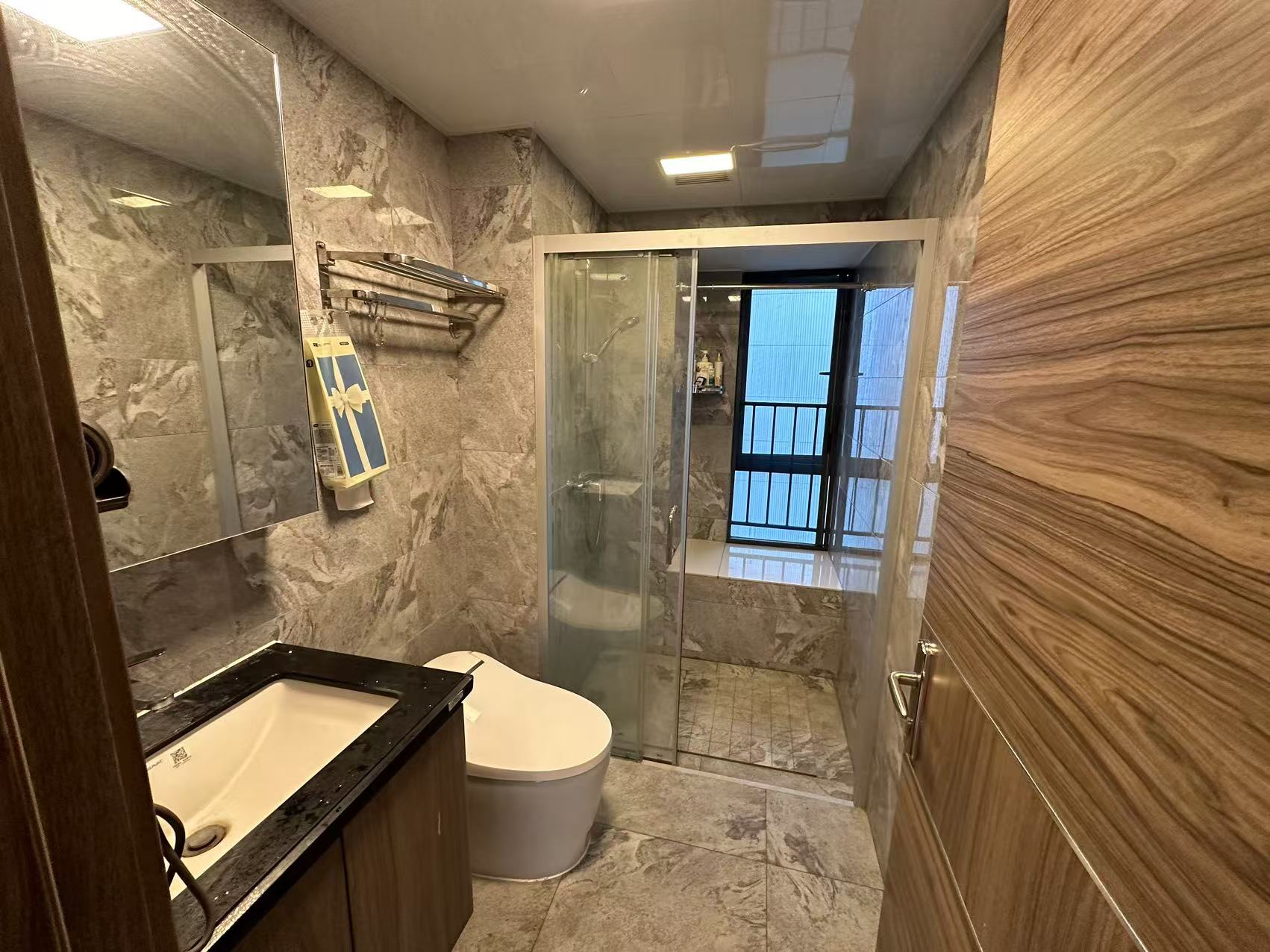 碧桂园公园上城 3室2厅2卫 2600.0元/月 碧桂园公园上城 3室2厅2卫 2600.0元/月室内图