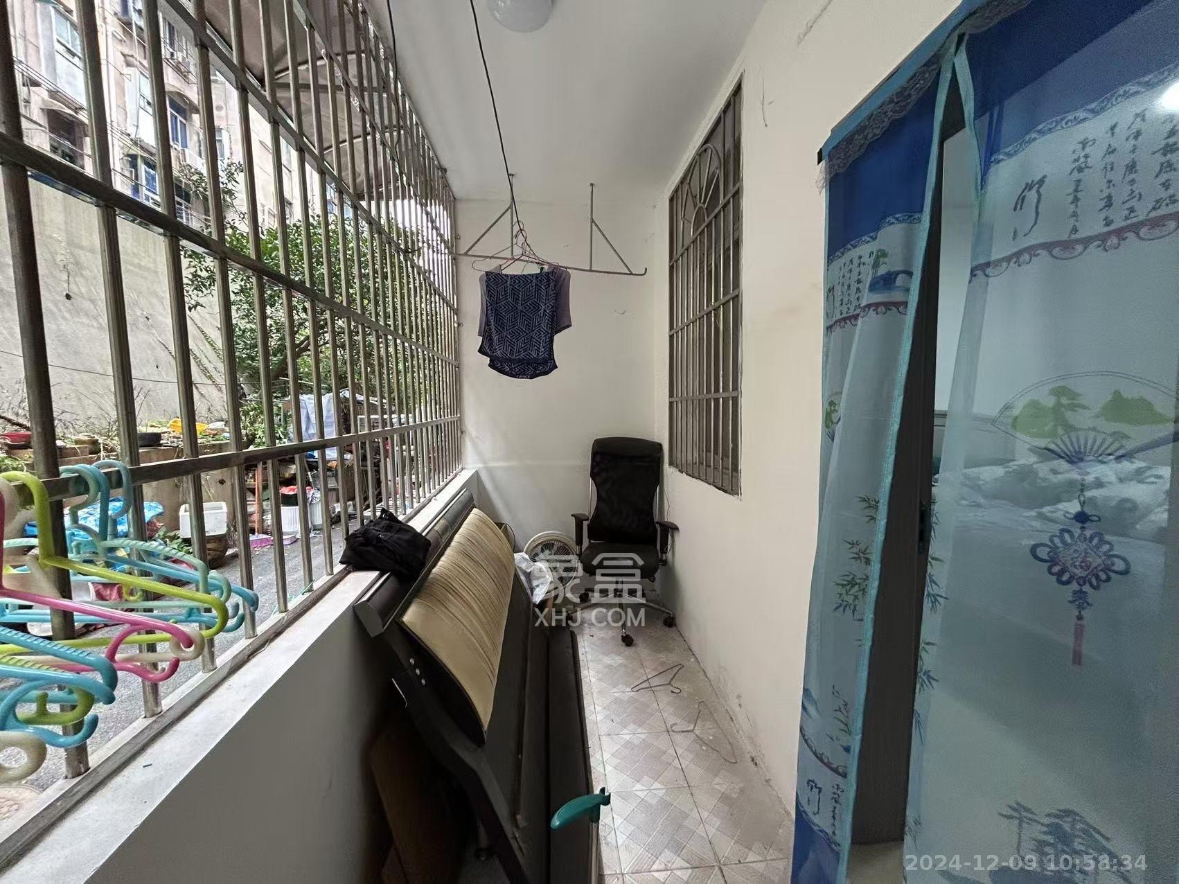 华光外贸宿舍  2室2厅1卫    1500.0元/月 华光外贸宿舍  2室2厅1卫    1500.0元/月室内图