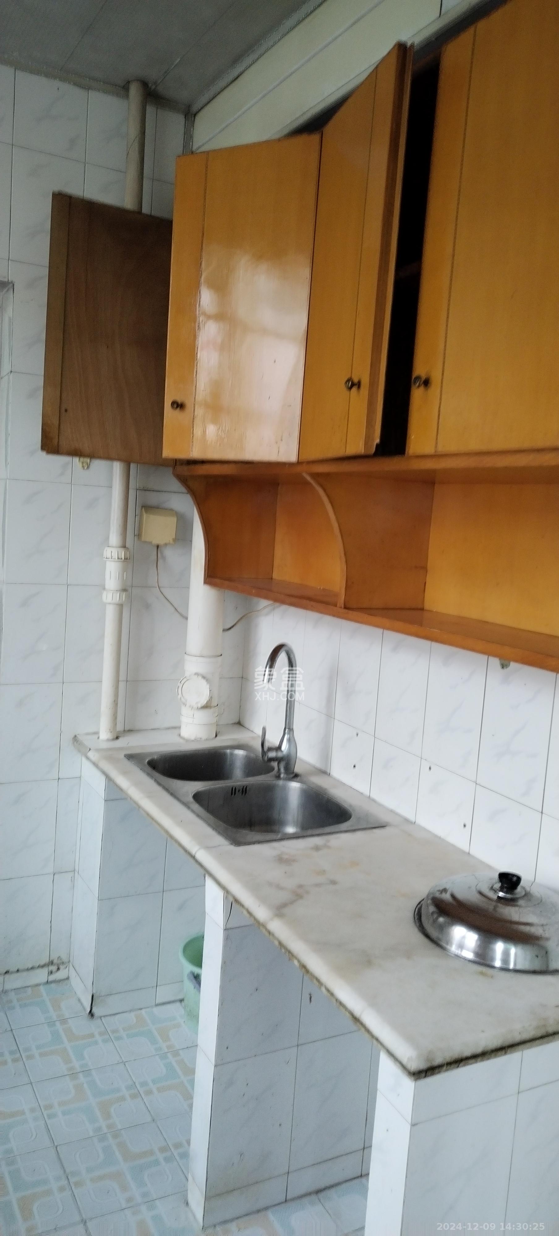 红星糖酒城 4室2厅1卫 1600.0元/月 红星糖酒城 4室2厅1卫 1600.0元/月室内图