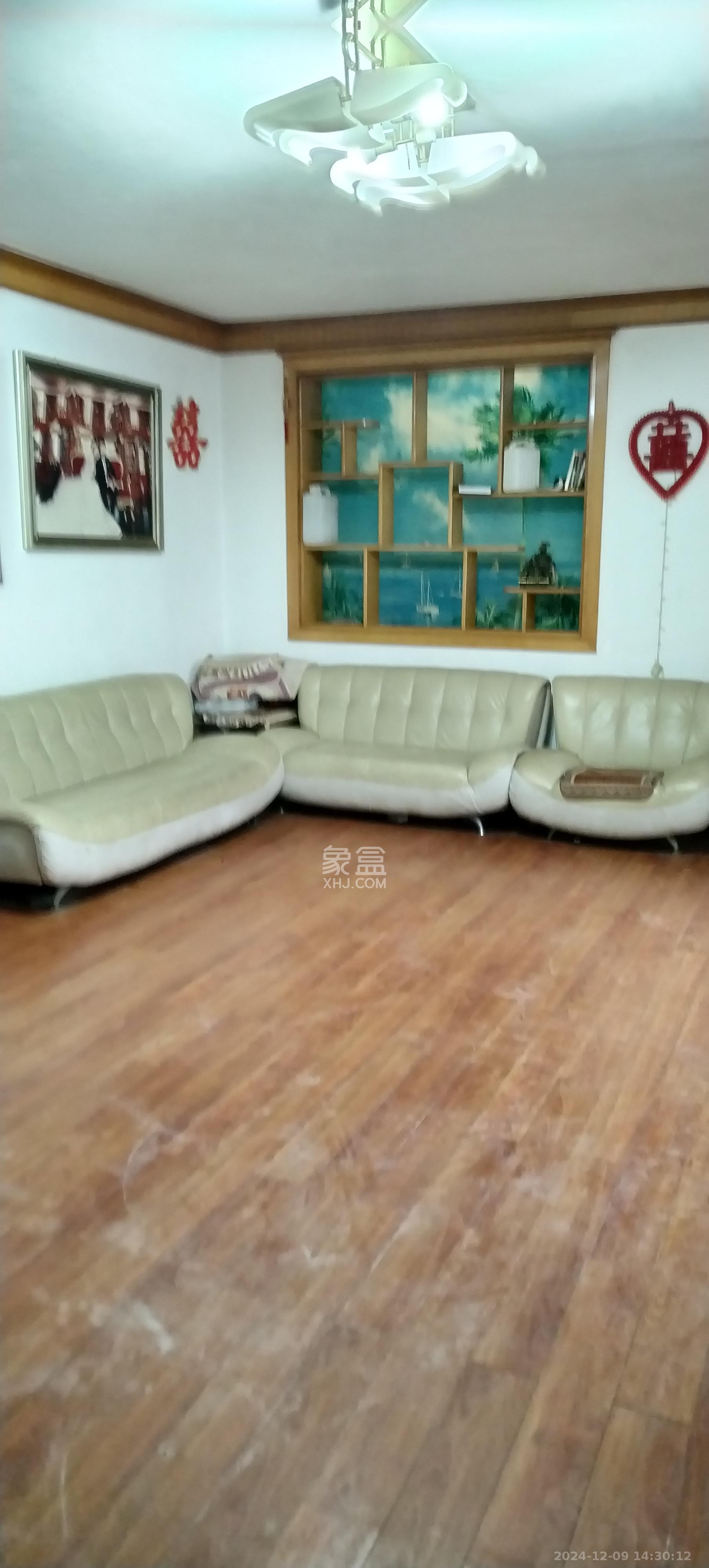 红星糖酒城 4室2厅1卫 1600.0元/月 红星糖酒城 4室2厅1卫 1600.0元/月室内图