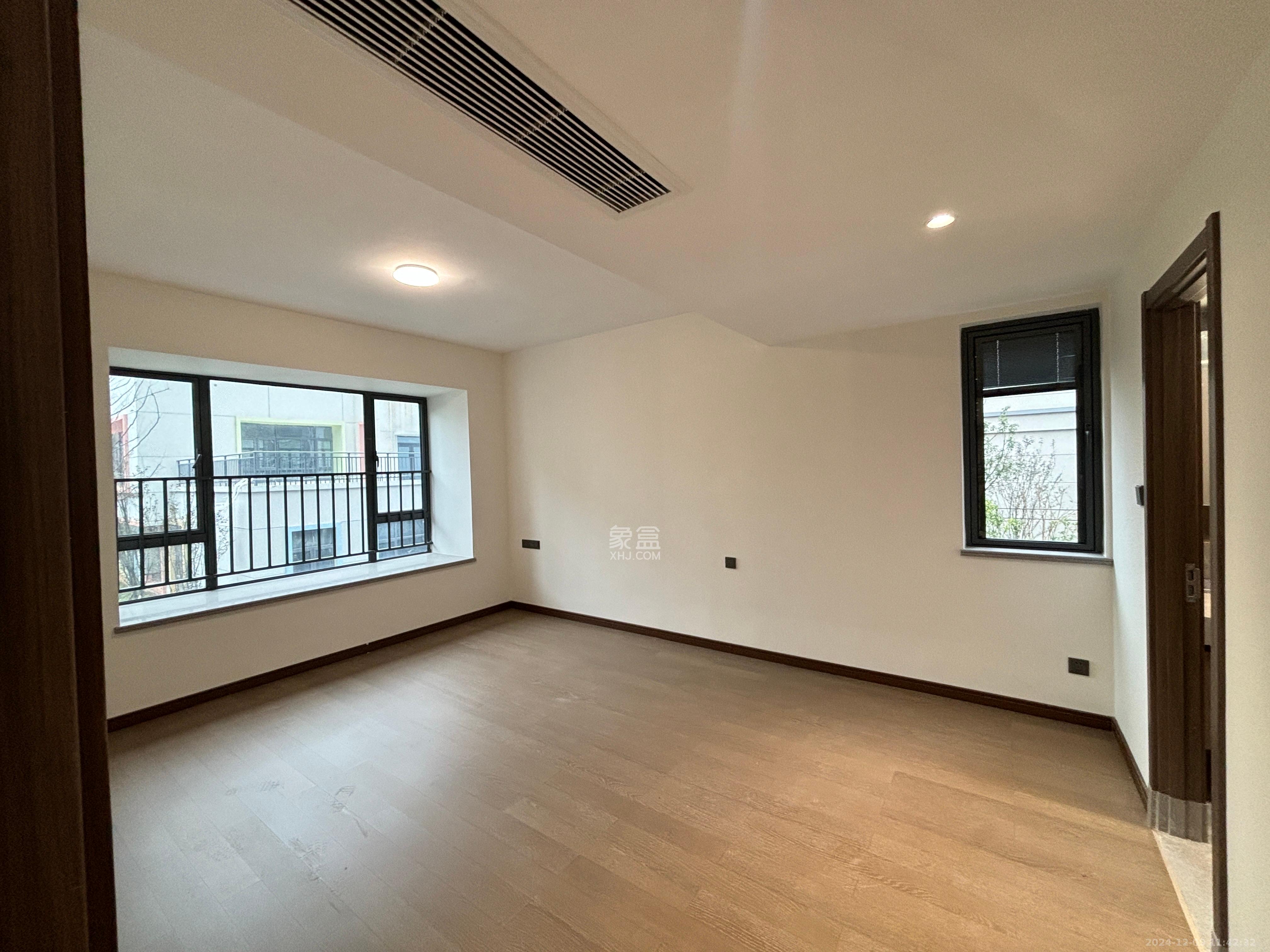 卓越洋湖晴翠 4室2厅2卫 4600.00元/月 卓越洋湖晴翠 4室2厅2卫 4600.00元/月室内图