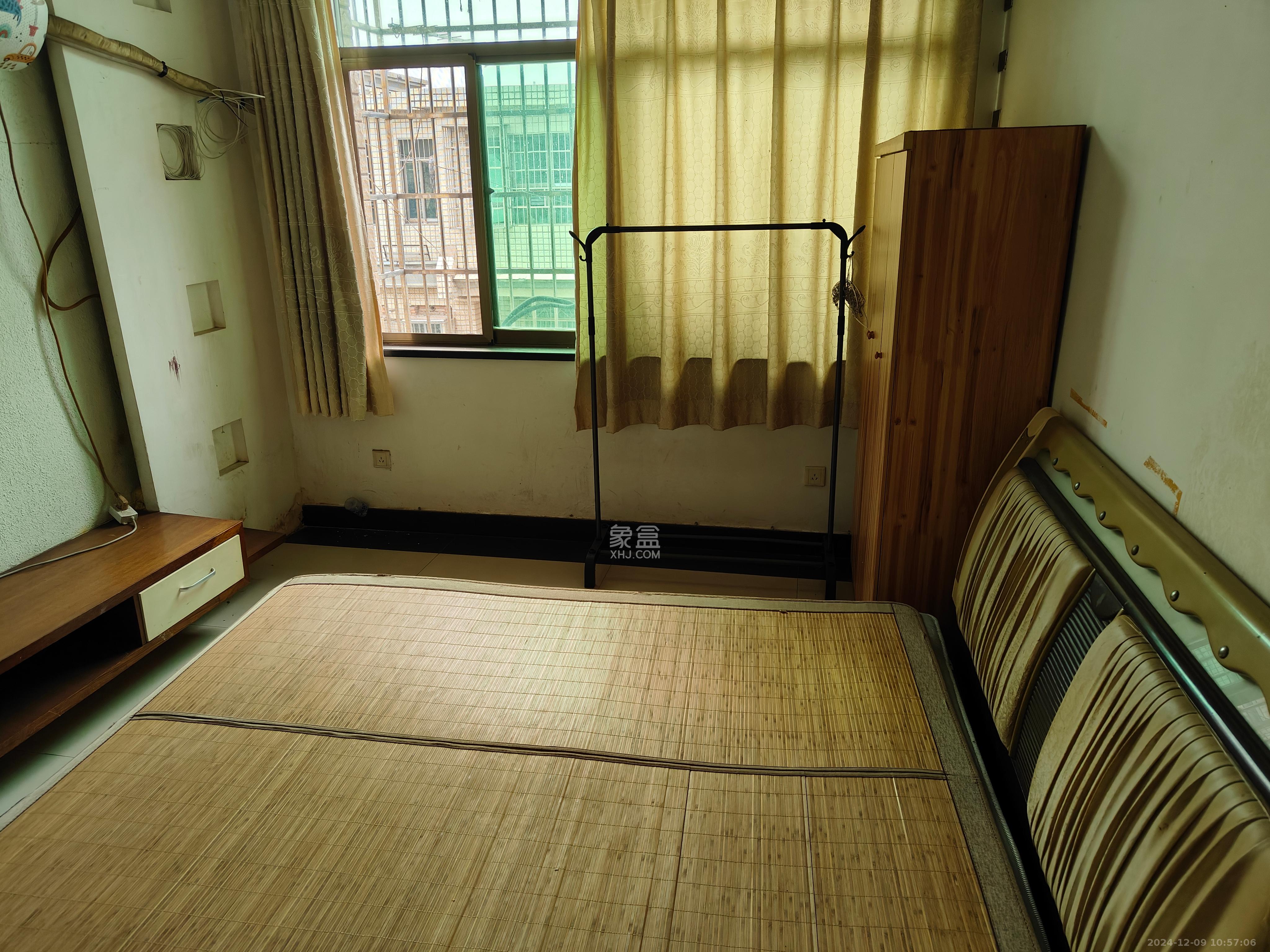 新合六村 1室1厅1卫 900.0元/月 新合六村 1室1厅1卫 900.0元/月室内图