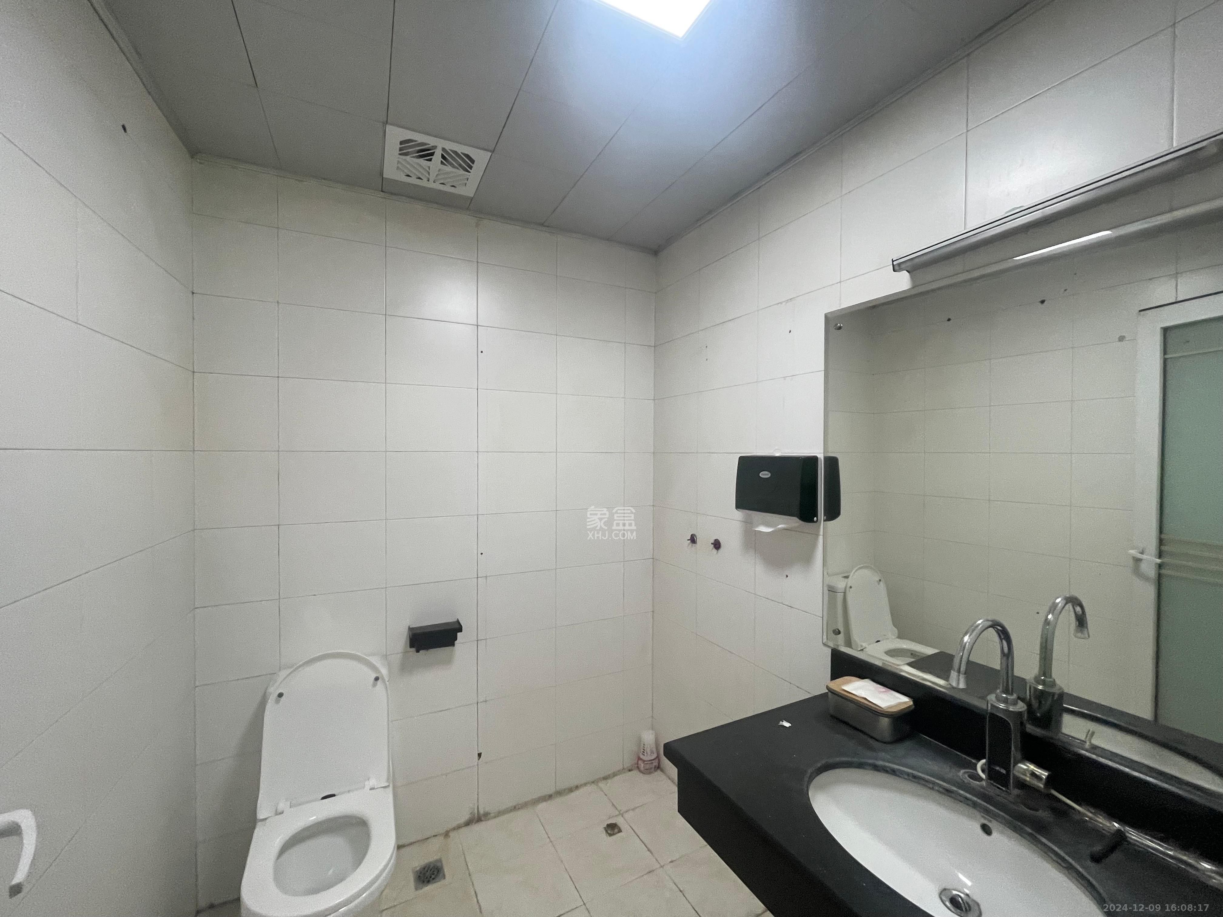 新世纪大厦 7室2厅1卫 12000.0元/月 新世纪大厦 7室2厅1卫 12000.0元/月室内图