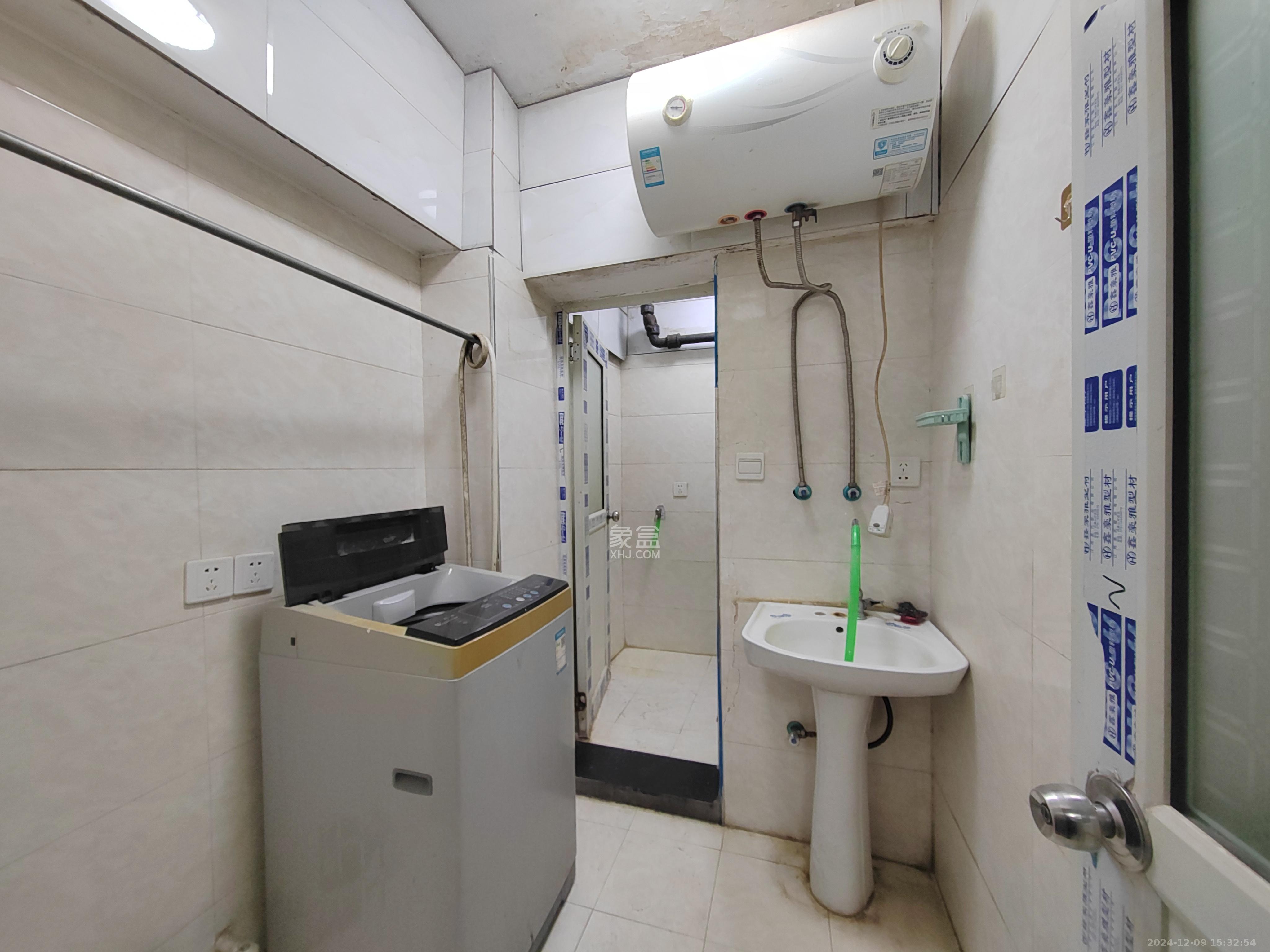 大众公寓(人人家宿舍) 2室1厅1卫 800.0元/月 大众公寓(人人家宿舍) 2室1厅1卫 800.0元/月室内图