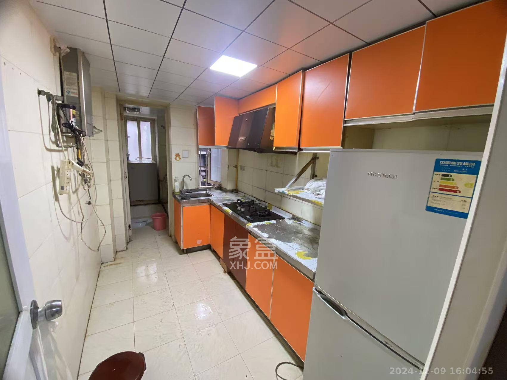 三兴公寓(三兴小区) 1室0厅0卫 2400.0元/月 三兴公寓(三兴小区) 1室0厅0卫 2400.0元/月室内图