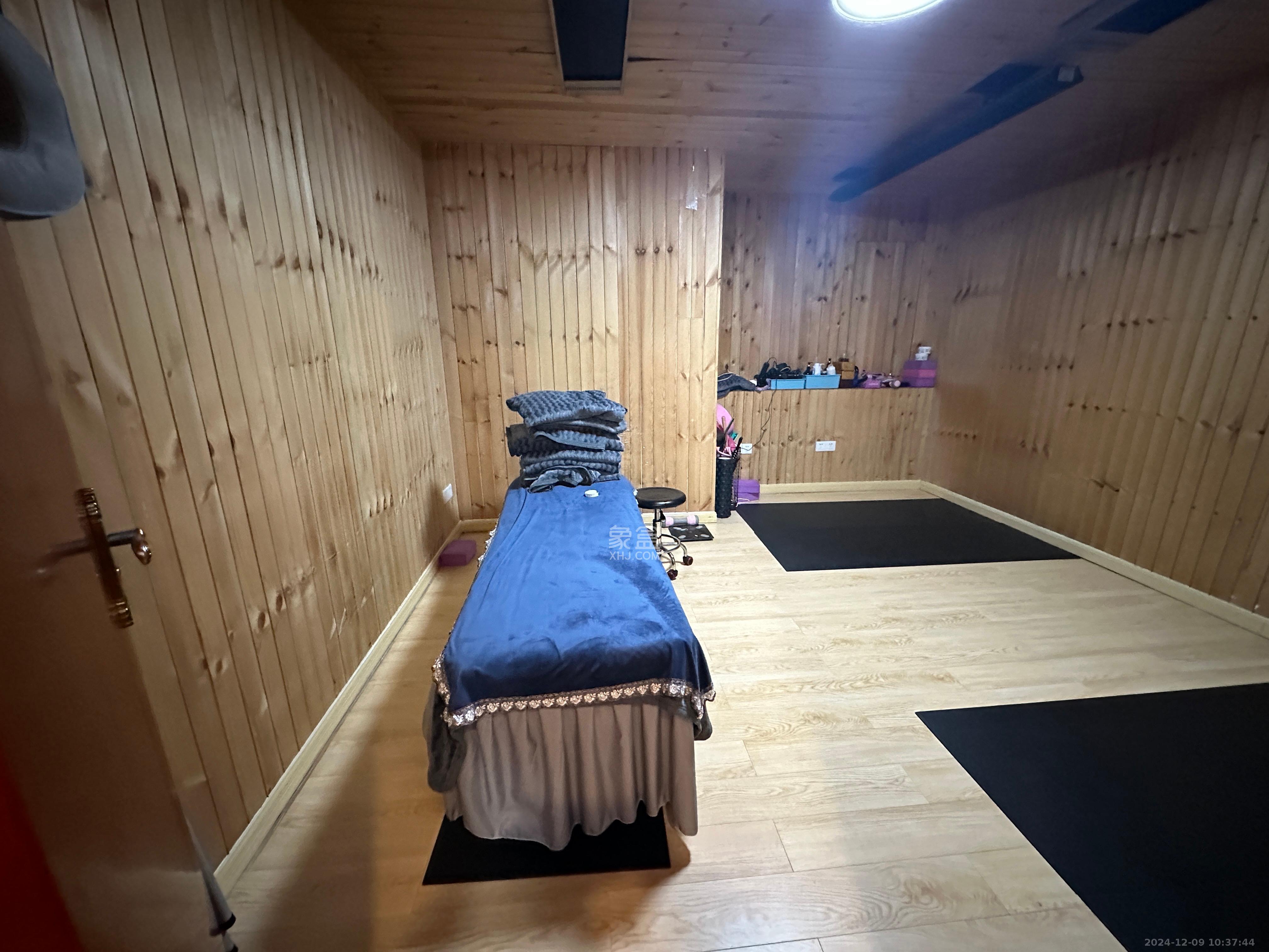 长房中庭国际(东郡华蓉广场) 3室2厅1卫 8500.0元/月 长房中庭国际(东郡华蓉广场) 3室2厅1卫 8500.0元/月室内图