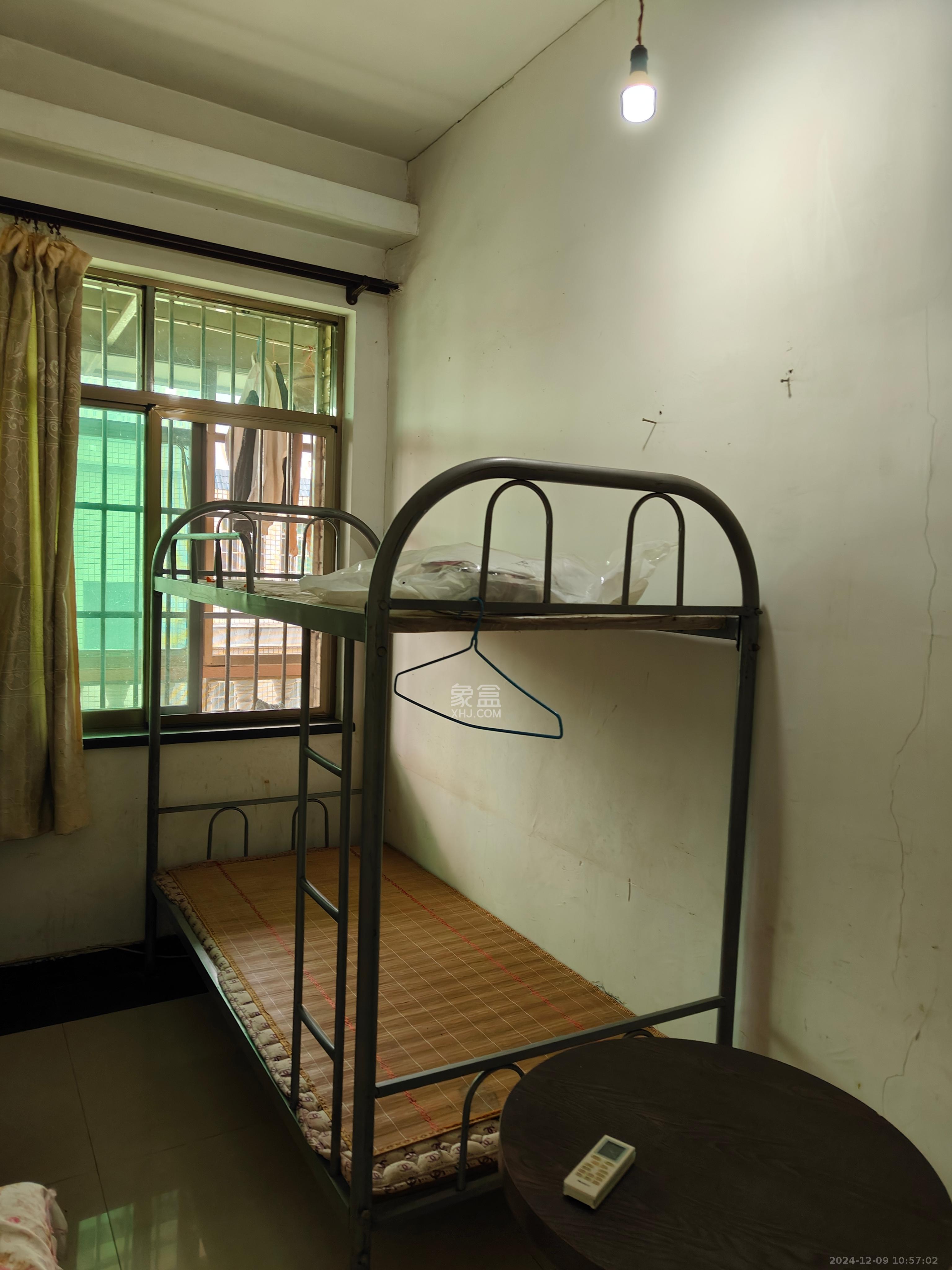 新合六村 1室1厅1卫 900.0元/月 新合六村 1室1厅1卫 900.0元/月室内图