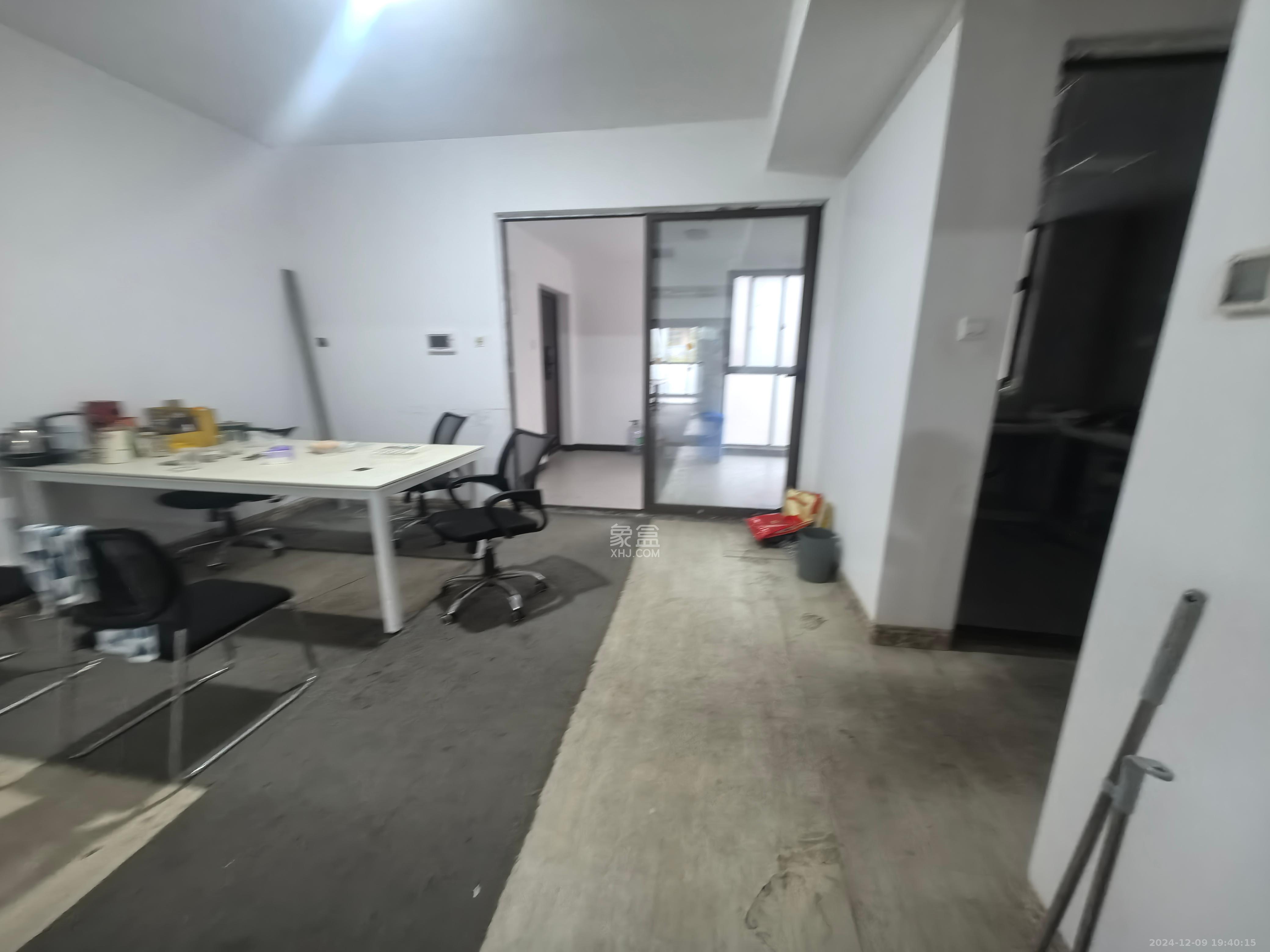 芙佳花园 5室2厅2卫 3500.0元/月 芙佳花园 5室2厅2卫 3500.0元/月室内图