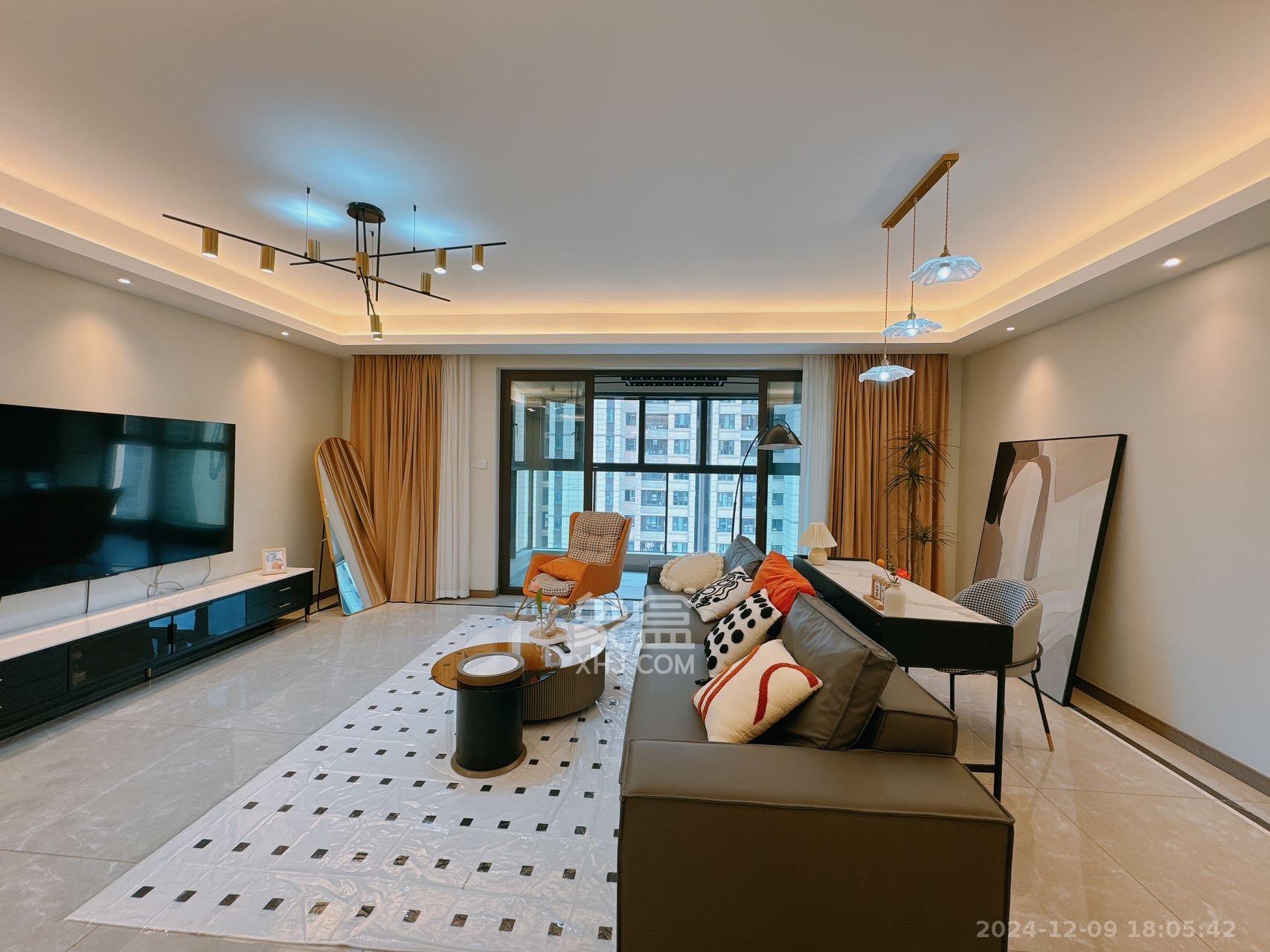 龙湖铂金中心(龙湖春江郦城)  3室2厅2卫    6800.0元/月 龙湖铂金中心(龙湖春江郦城)  3室2厅2卫    6800.0元/月室内图