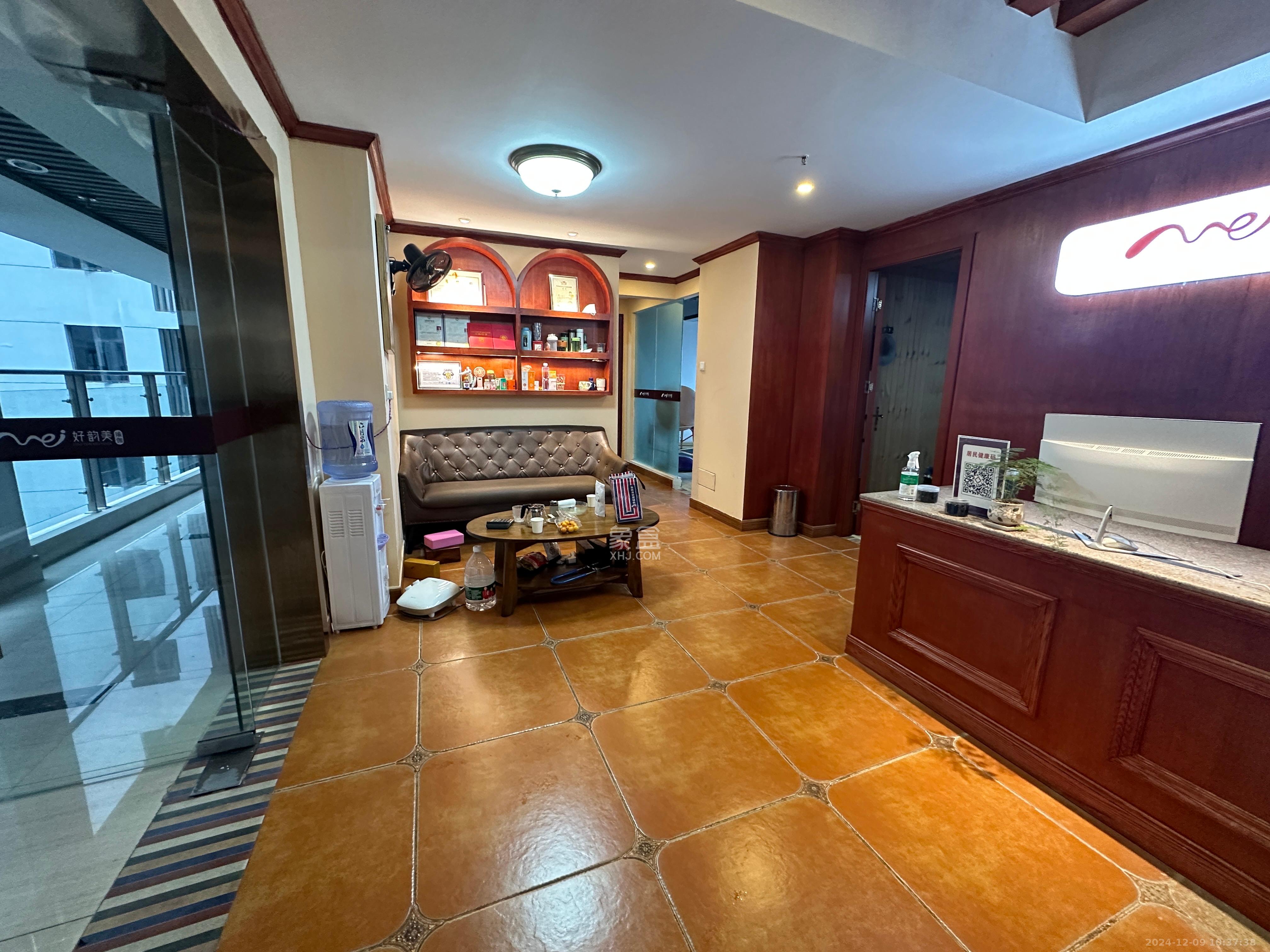 长房中庭国际(东郡华蓉广场) 3室2厅1卫 8500.0元/月 长房中庭国际(东郡华蓉广场) 3室2厅1卫 8500.0元/月室内图